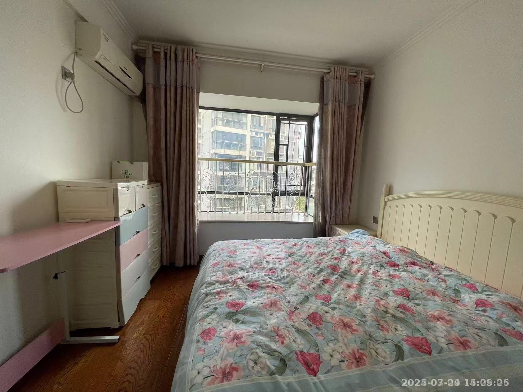 城市风景 4室2厅2卫 2800.00元/月 城市风景 4室2厅2卫 2800.00元/月室内图