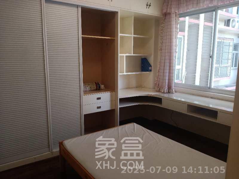 景江雅苑  1室2厅1卫   2500.00元/月