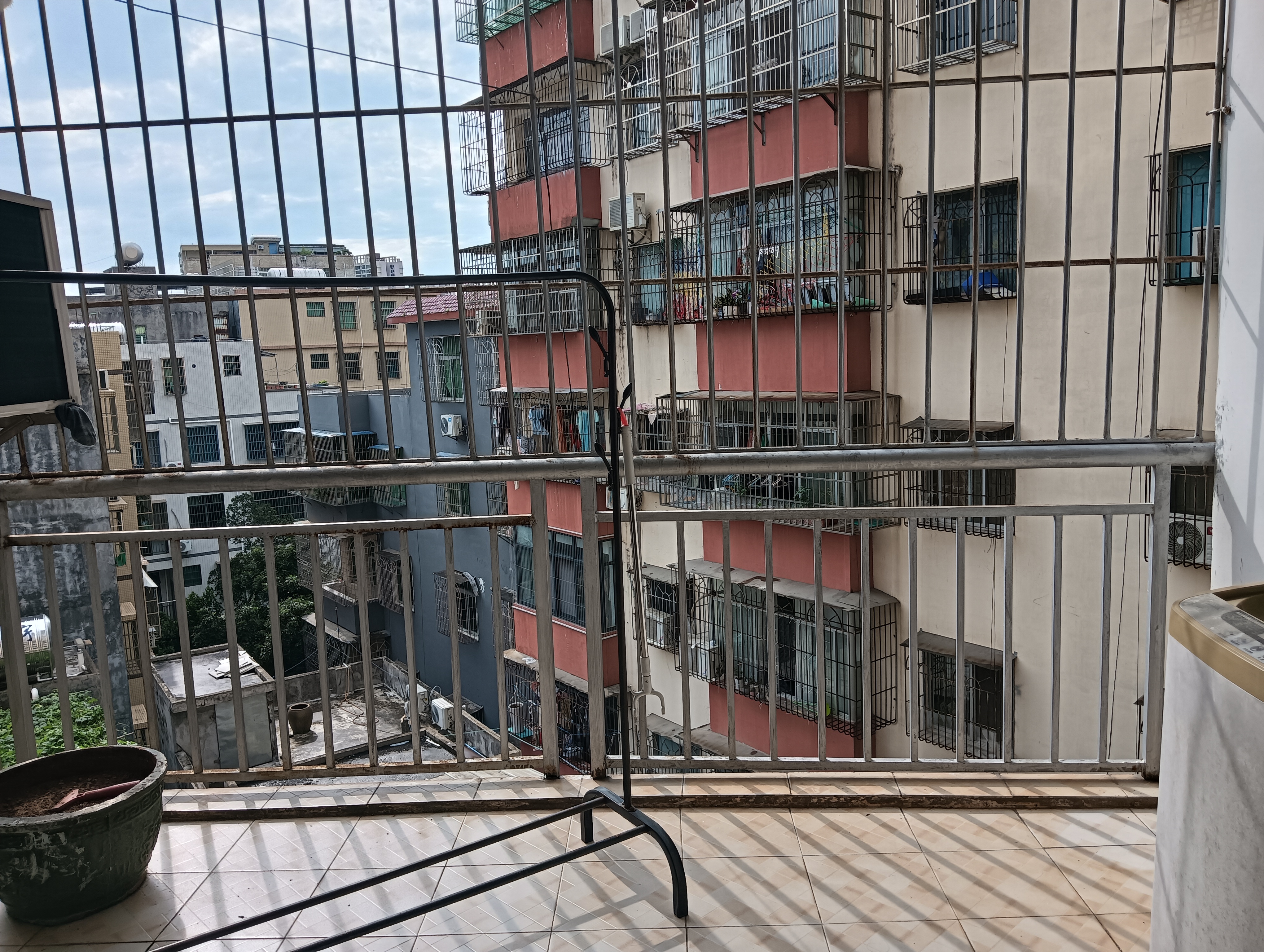 海发大厦 1室0厅0卫 1500.00元/月 海发大厦 1室0厅0卫 1500.00元/月室内图