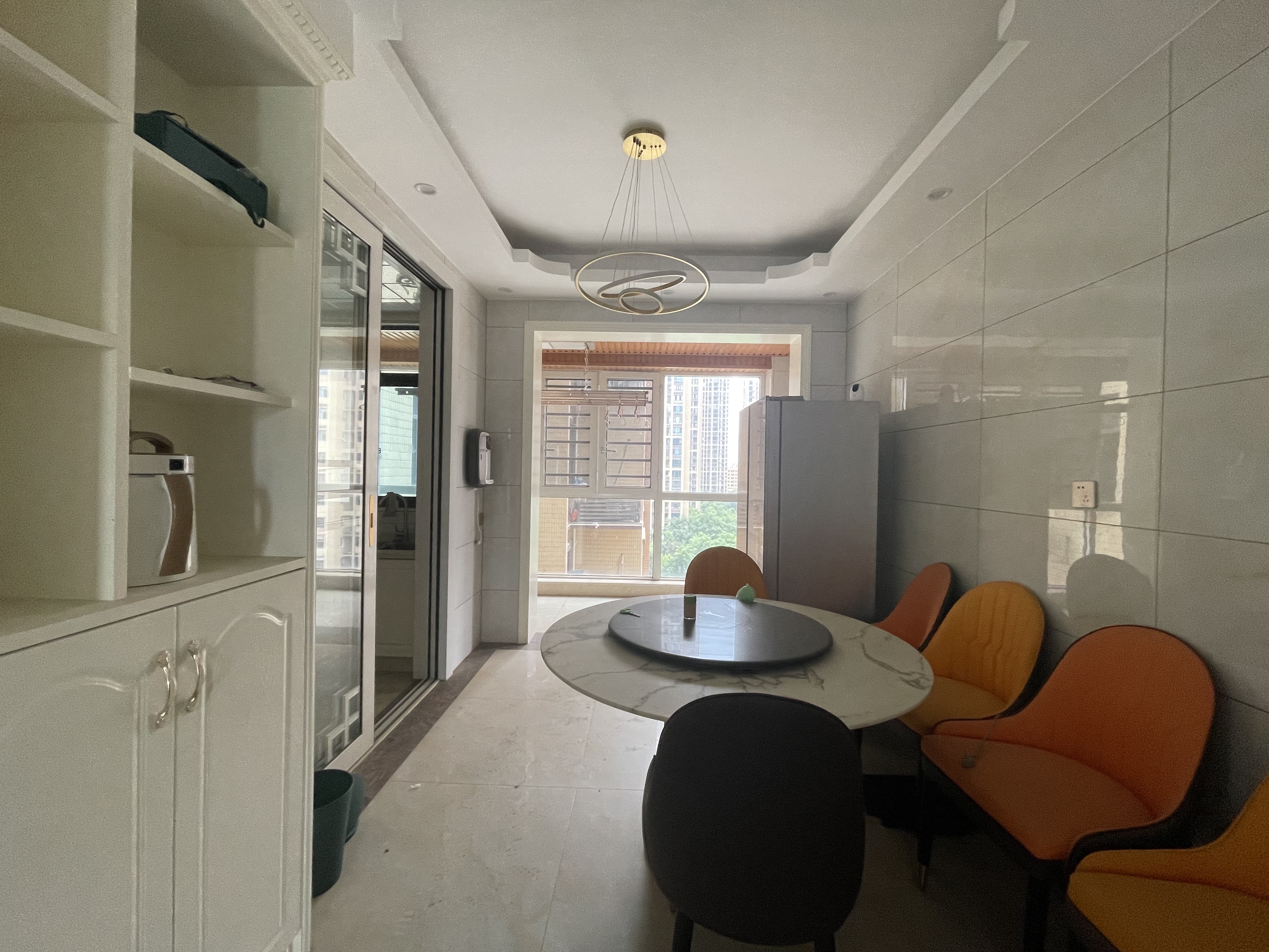 五洲锦城 4室2厅2卫 98.0万 五洲锦城 4室2厅2卫 98.0万客厅