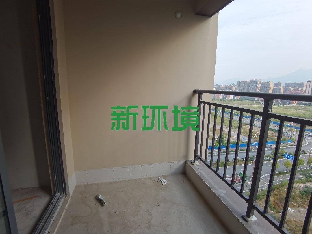 荣盛花语书苑  3室2厅2卫   66.80万阳台