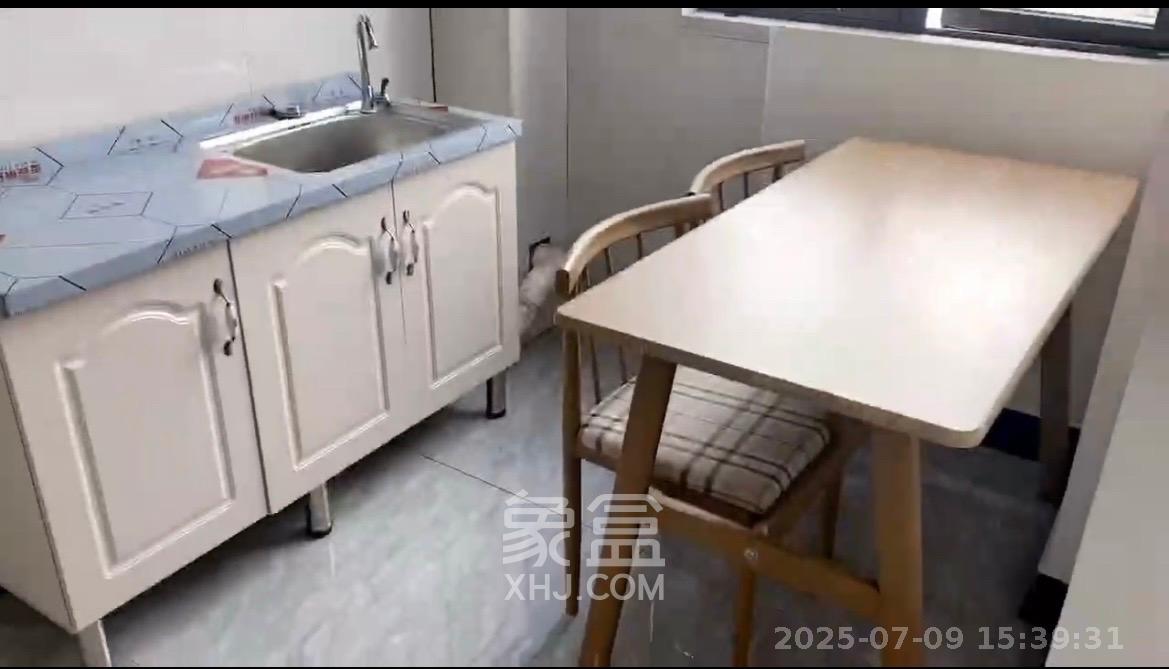 深业睿城  1室1厅1卫   1300.00元/月