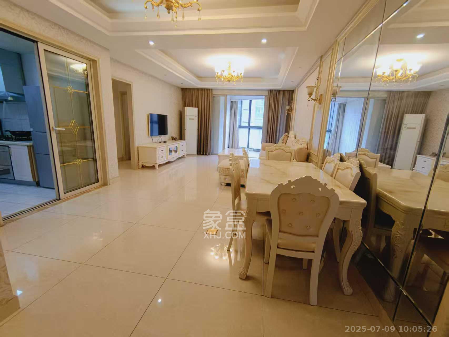 阳光100二期  4室2厅2卫    3800.0元/月 阳光100二期  4室2厅2卫    3800.0元/月