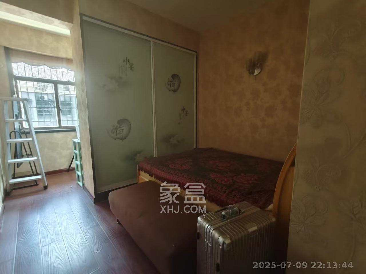 高岭小区  2室1厅1卫   2000.00元/月室内图
