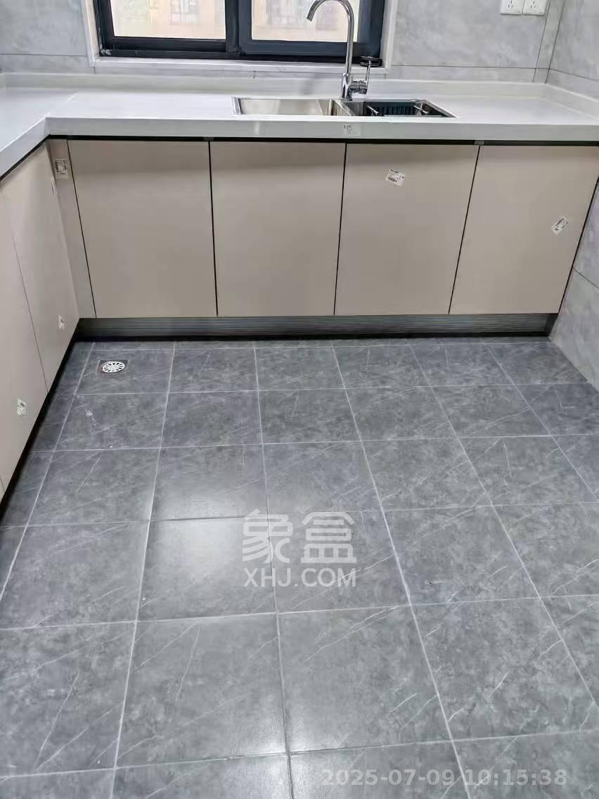 中建麓山和苑  3室2厅2卫   2300.00元/月室内图