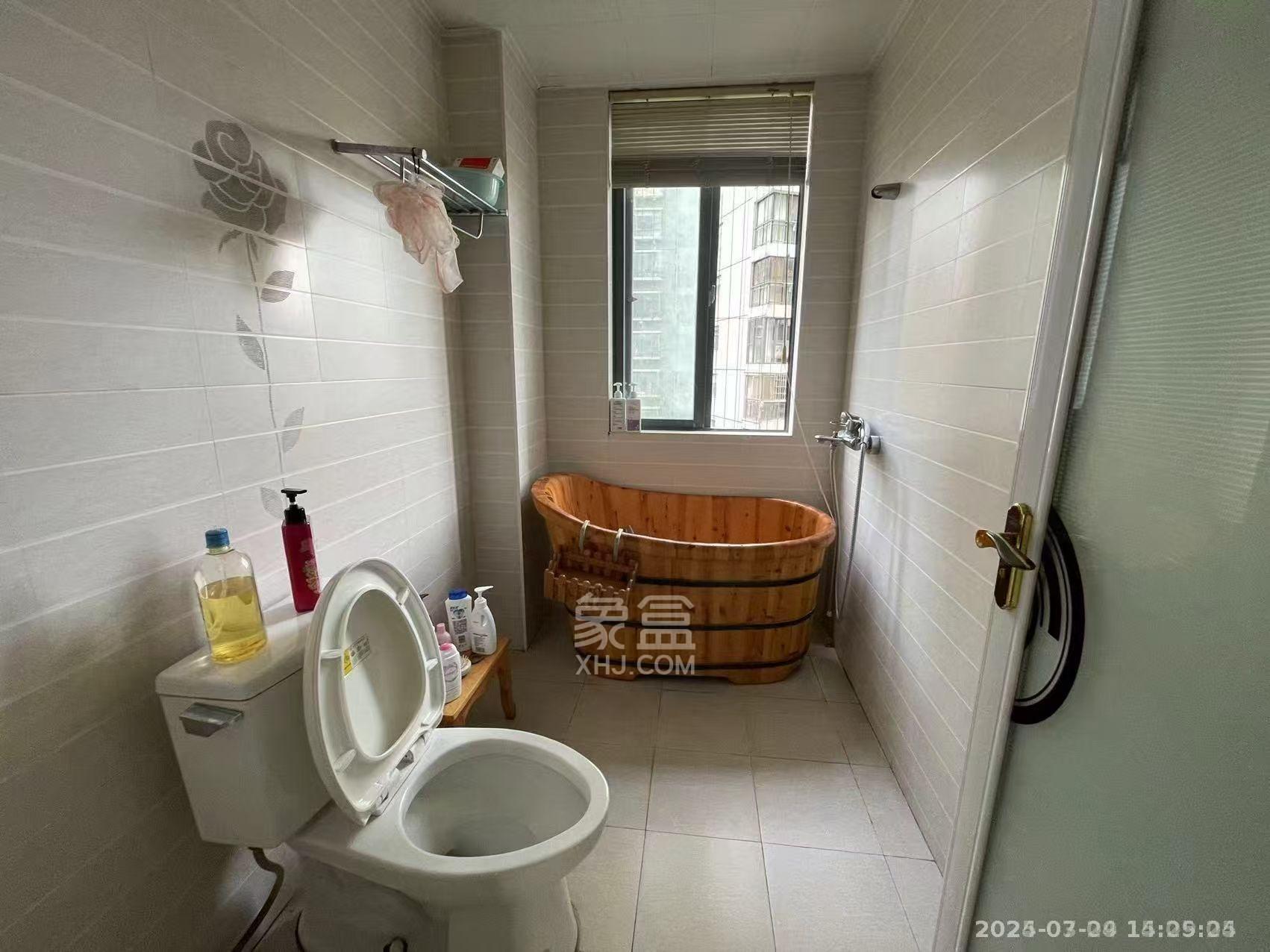 城市风景 4室2厅2卫 2800.00元/月 城市风景 4室2厅2卫 2800.00元/月室内图