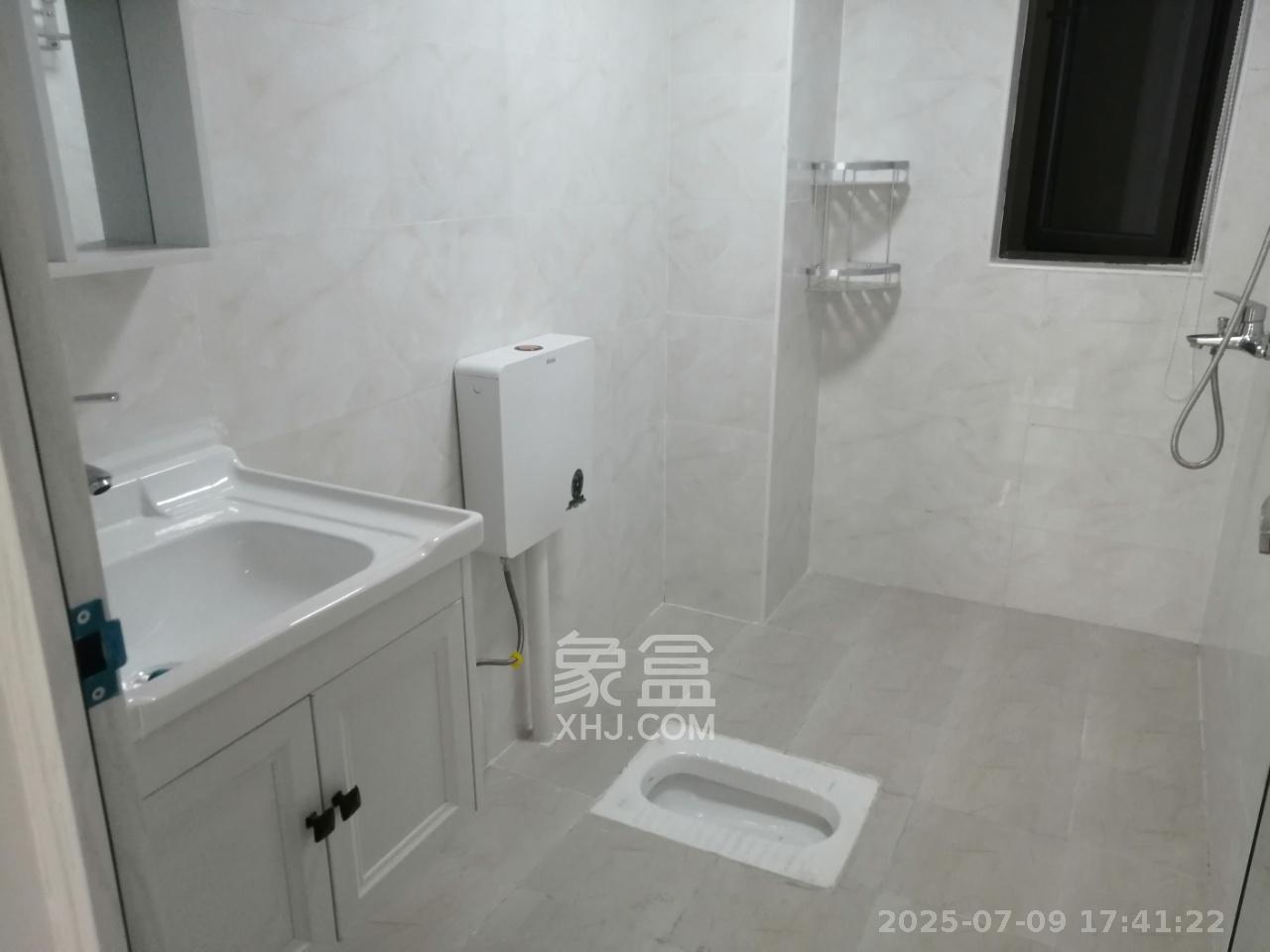 龙湖璟宸原著（龙湖紫宸）  3室2厅2卫   2000.00元/月室内图