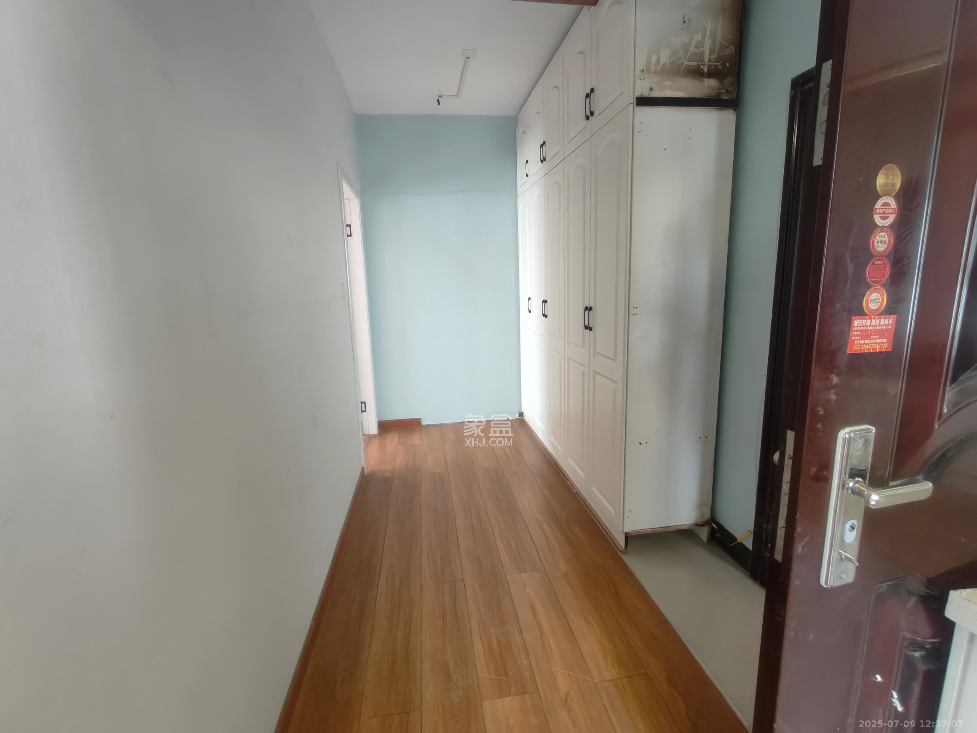 芙蓉同发  1室0厅0卫    2100.0元/月 芙蓉同发  1室0厅0卫    2100.0元/月室内图