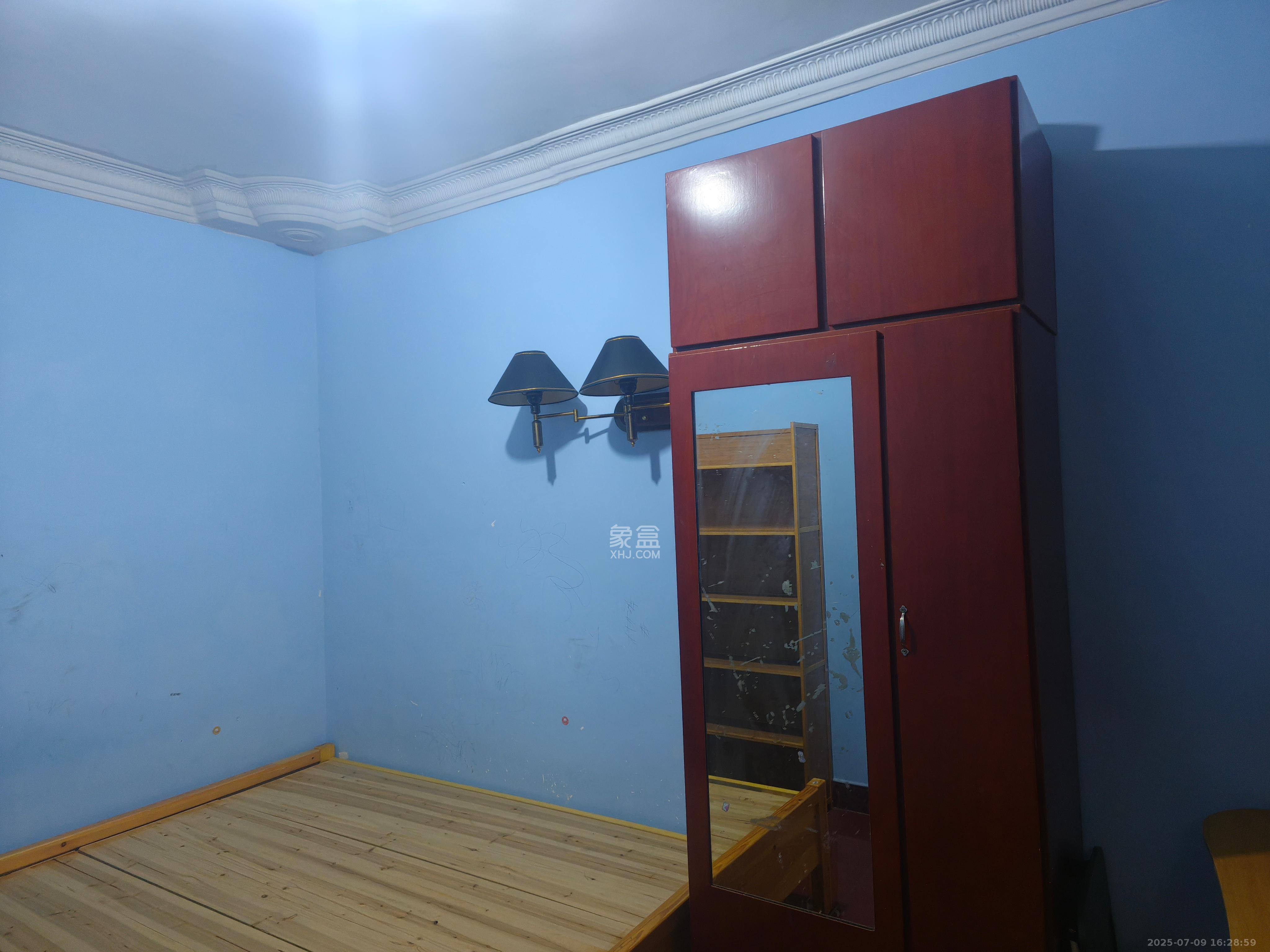 长郡花园  1室0厅0卫    1000.0元/月 长郡花园  1室0厅0卫    1000.0元/月室内图