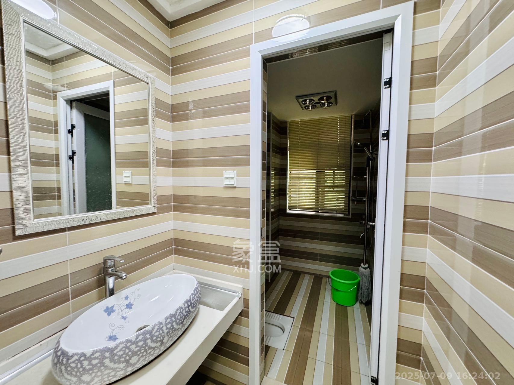 德润小区(丰升德润小区) 3室1厅1卫 2000.0元/月 德润小区(丰升德润小区) 3室1厅1卫 2000.0元/月室内图