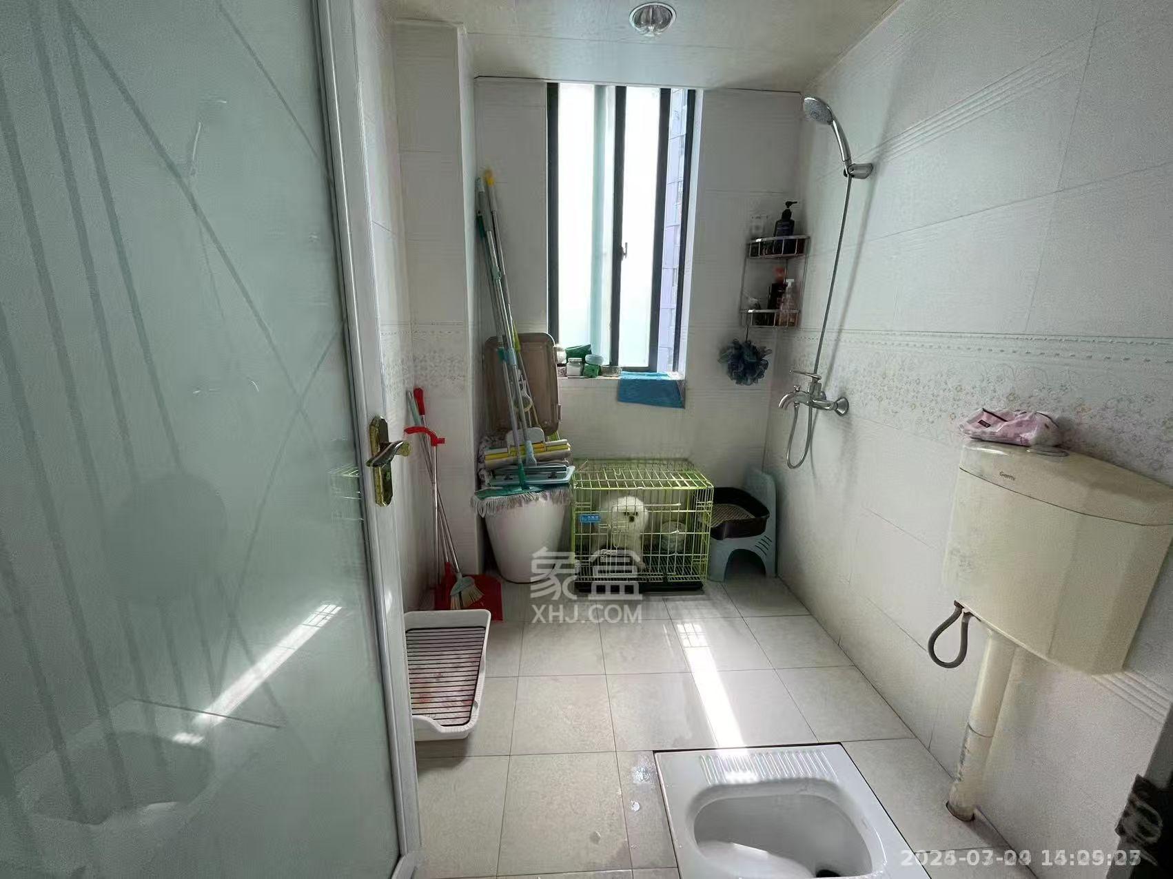 城市风景 4室2厅2卫 2800.00元/月 城市风景 4室2厅2卫 2800.00元/月室内图