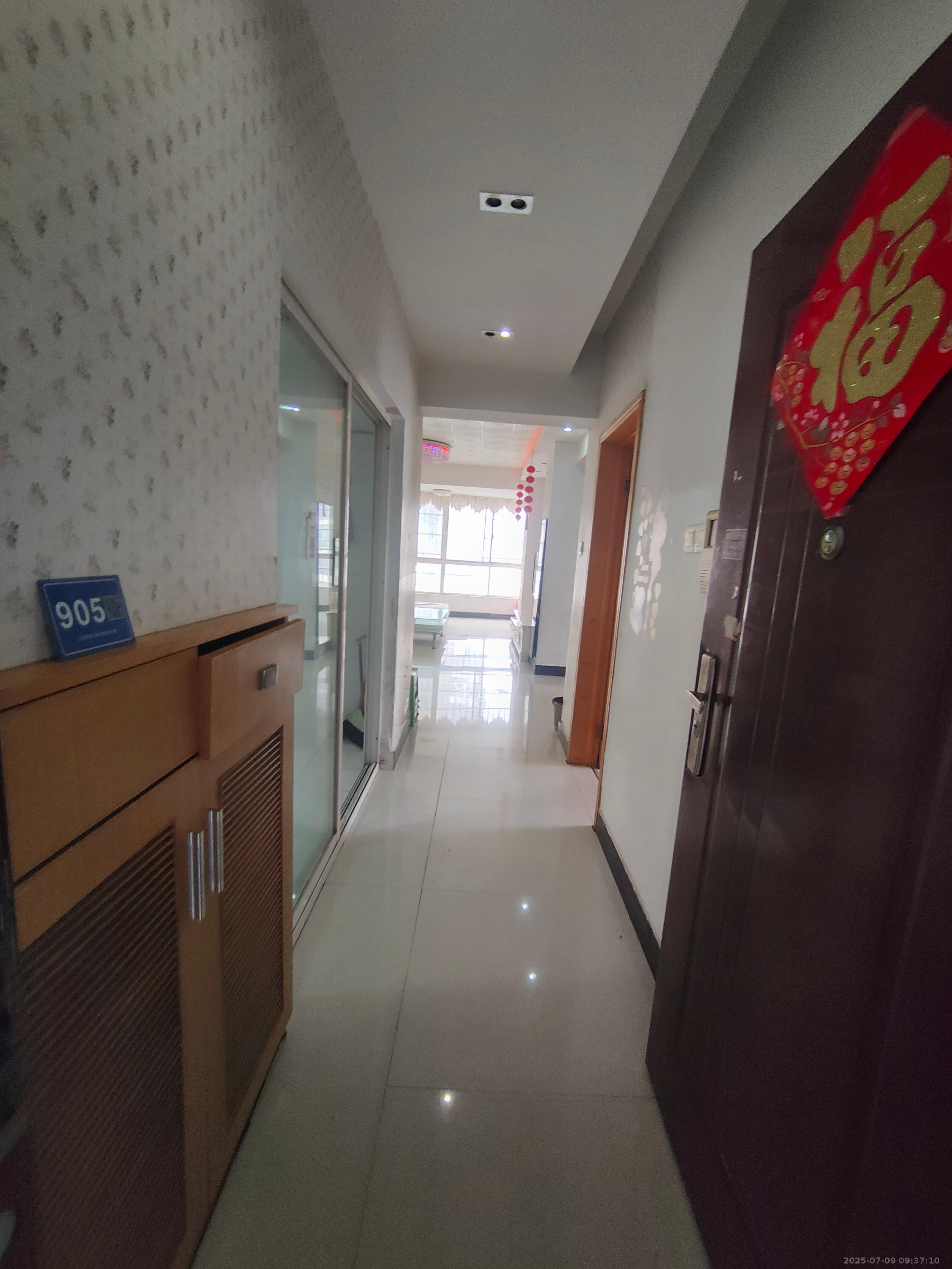 山水华景 3室2厅1卫 2400.0元/月 山水华景 3室2厅1卫 2400.0元/月室内图