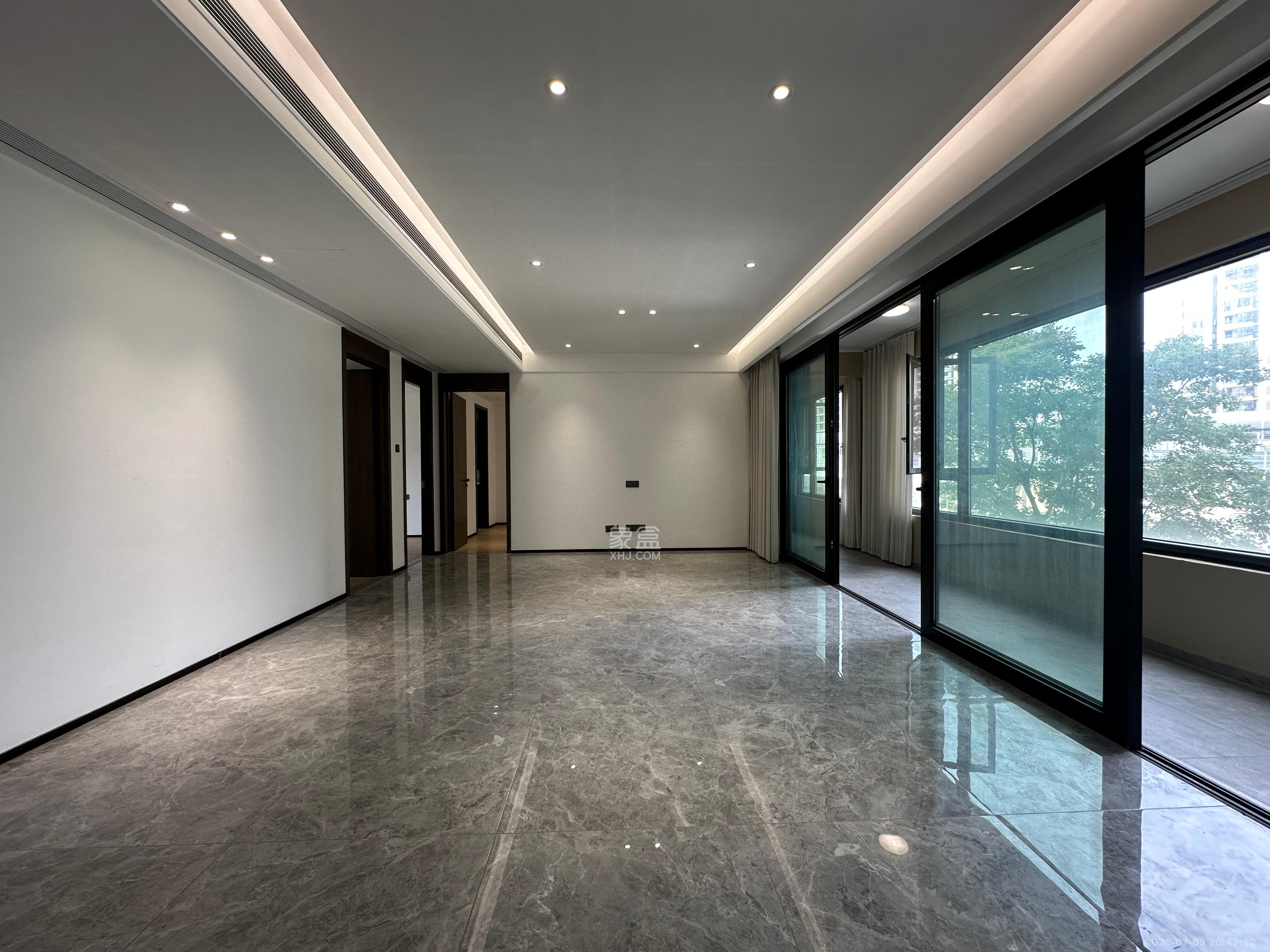 万科滨河道  4室2厅2卫    184.0万 万科滨河道  4室2厅2卫    184.0万客厅