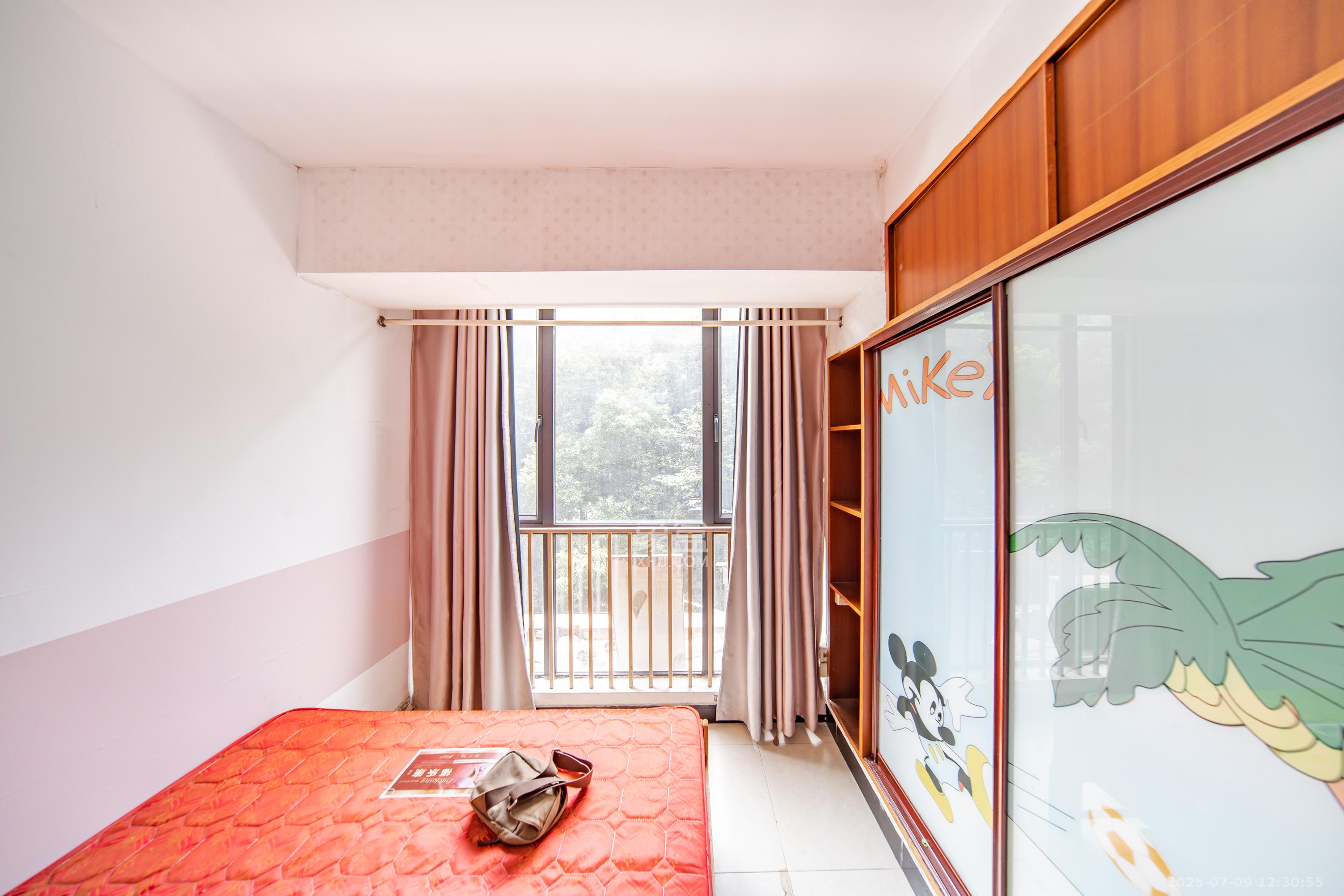 阳光100二期 1室1厅1卫 20.5万 阳光100二期 1室1厅1卫 20.5万卧室