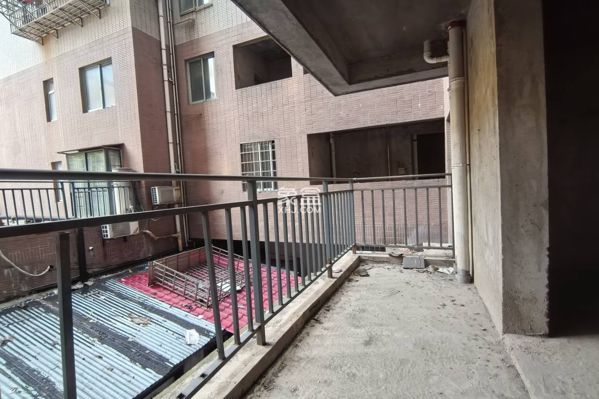 南苑上和一期 4室2厅2卫 80.0万 南苑上和一期 4室2厅2卫 80.0万客厅