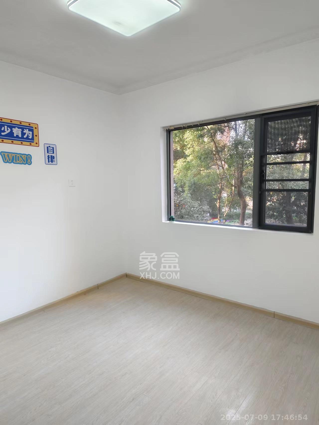 上海城小区  4室2厅2卫   3500.00元/月室内图