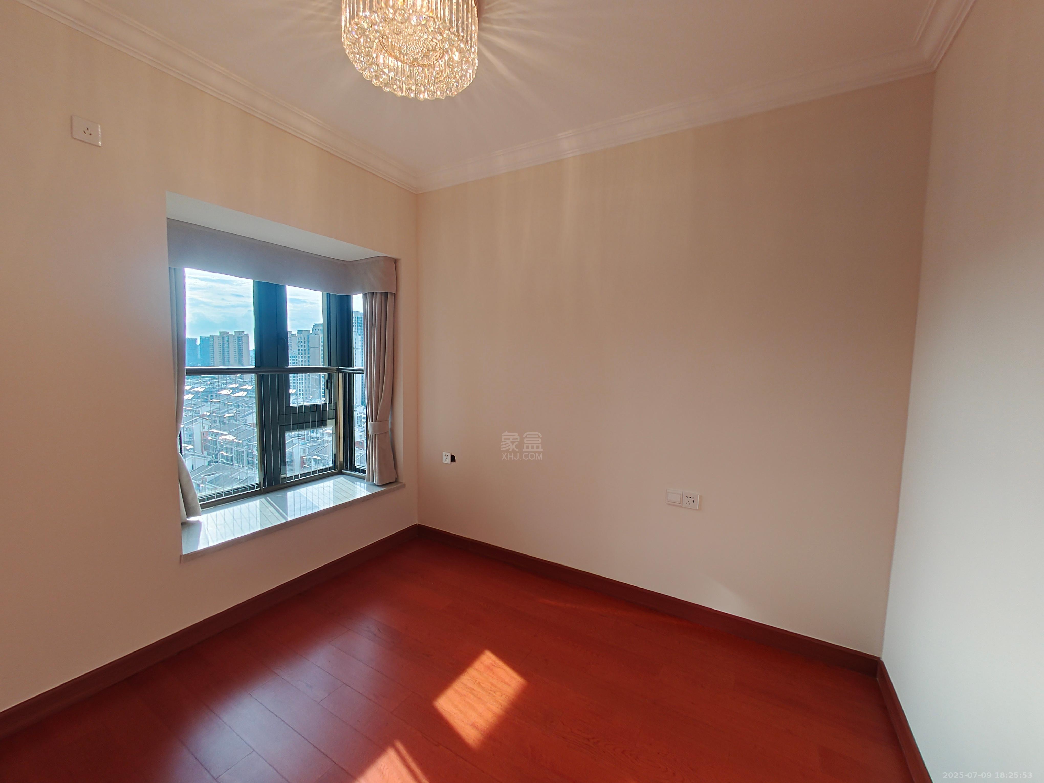 恒大华府 3室2厅1卫 2500.0元/月 恒大华府 3室2厅1卫 2500.0元/月室内图