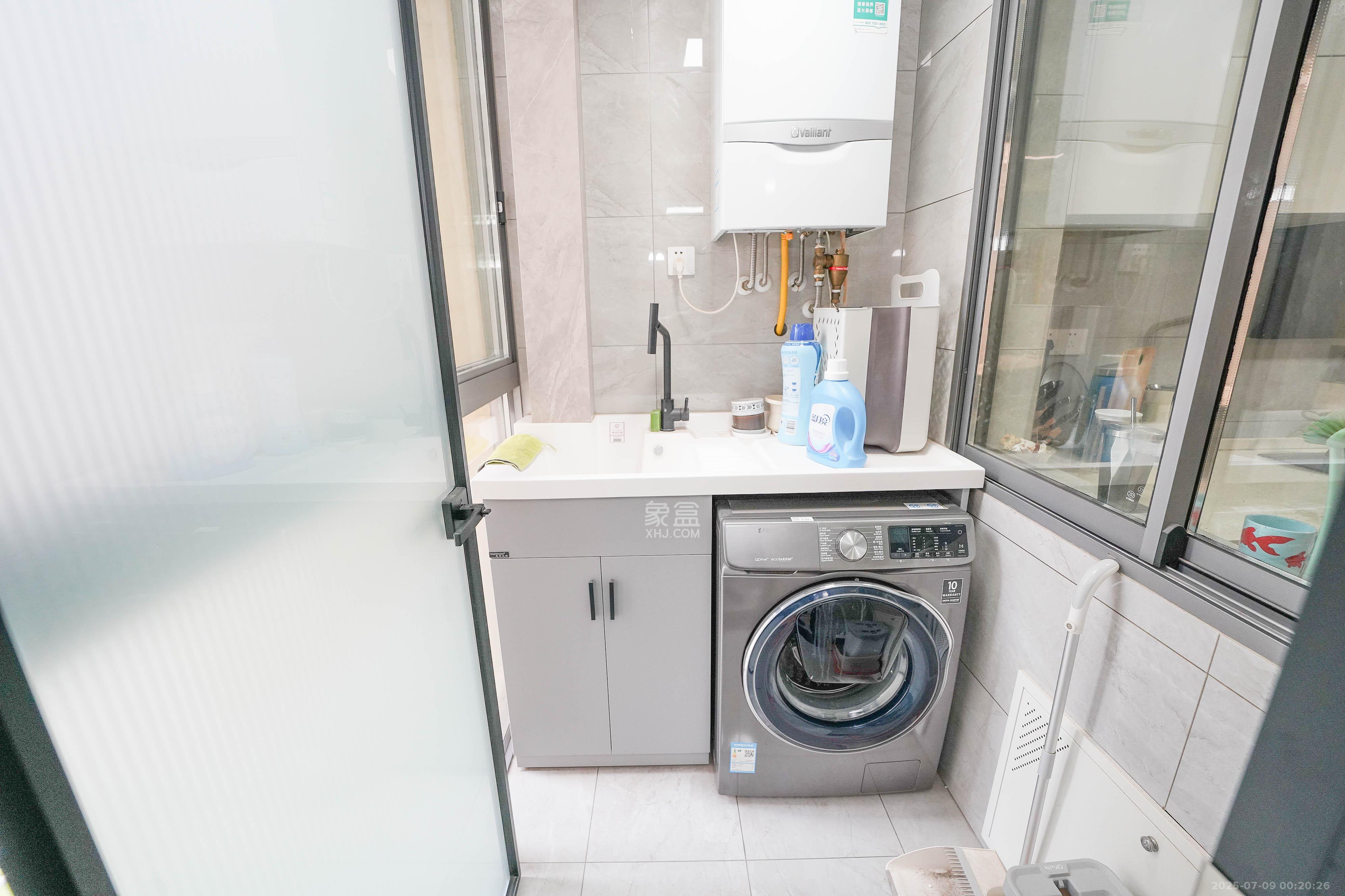 五矿万境蓝山 5室2厅2卫 165.0万 五矿万境蓝山 5室2厅2卫 165.0万阳台