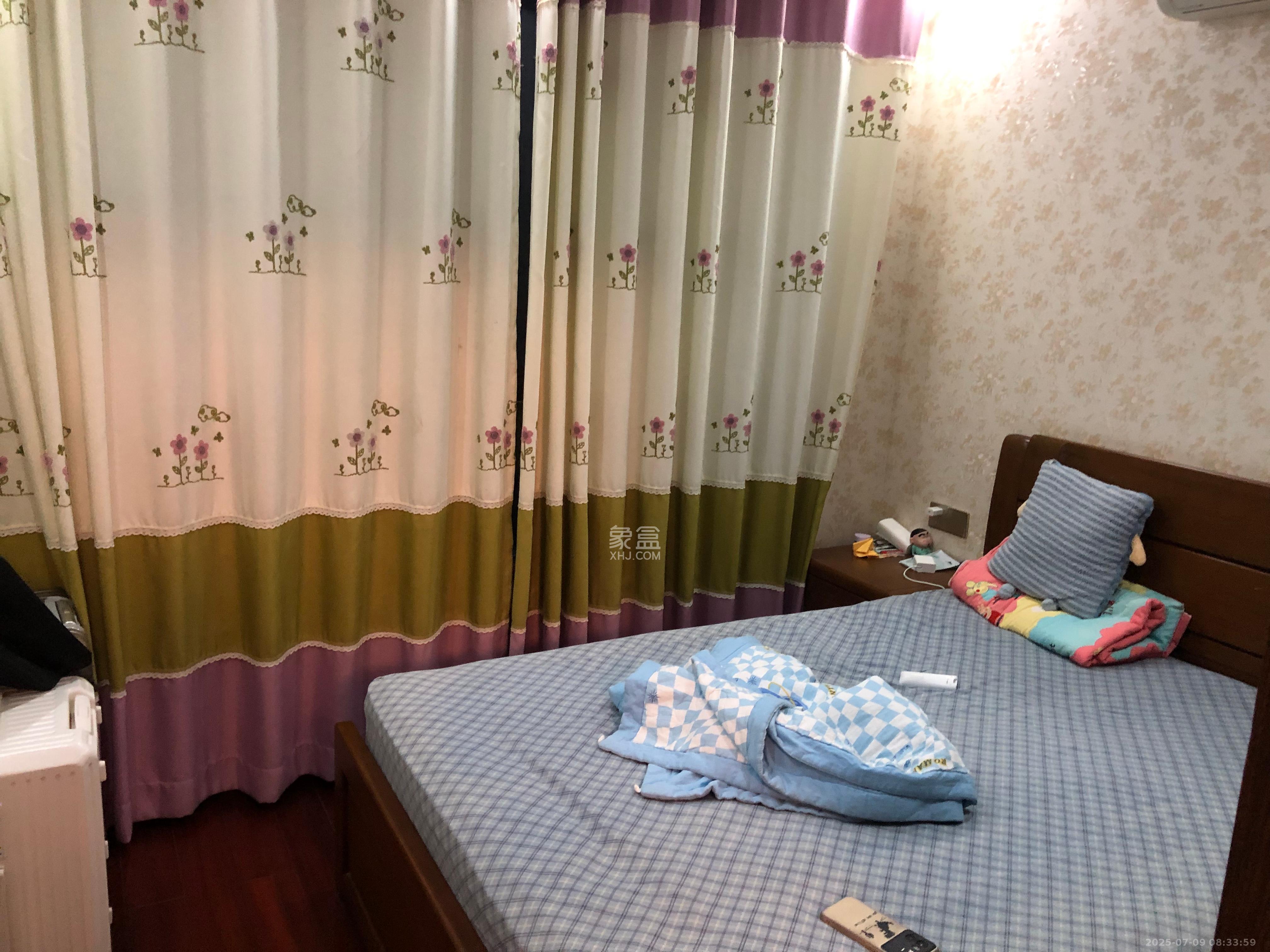 华润凤凰城三期  4室2厅2卫    3600.0元/月 华润凤凰城三期  4室2厅2卫    3600.0元/月室内图