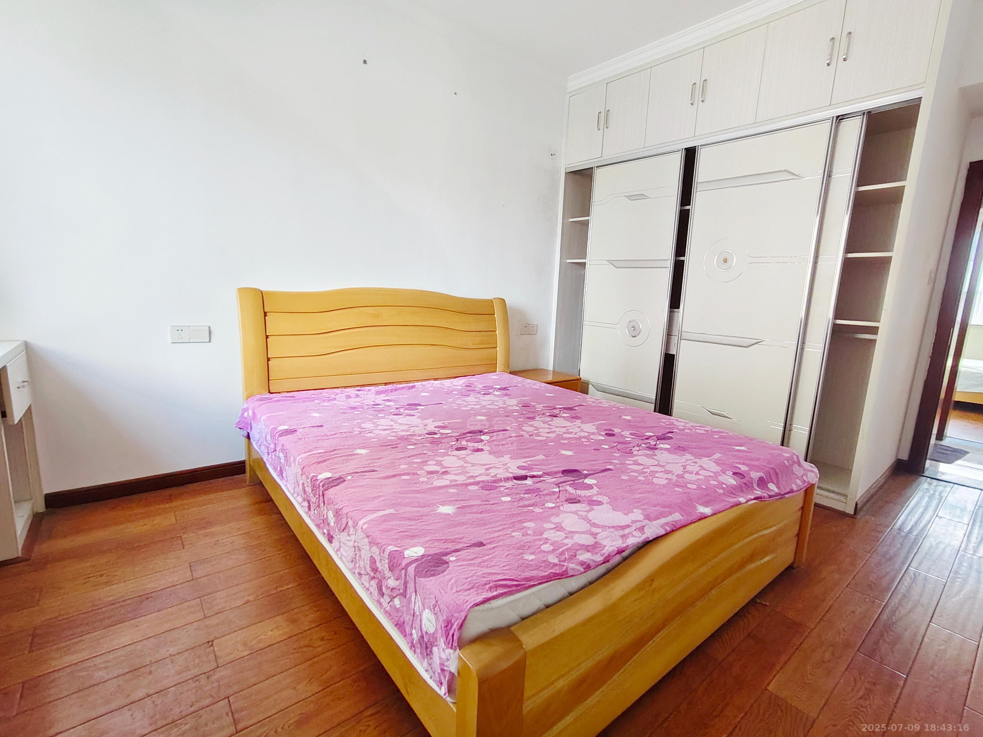 新桂广场 3室2厅1卫 1600.0元/月 新桂广场 3室2厅1卫 1600.0元/月室内图