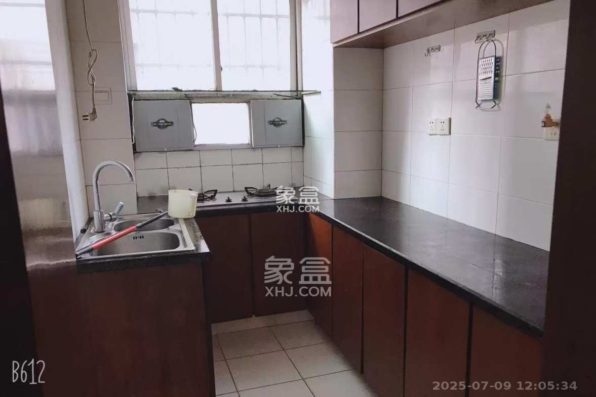 红旗区四片 3室1厅1卫 2100.0元/月 红旗区四片 3室1厅1卫 2100.0元/月室内图