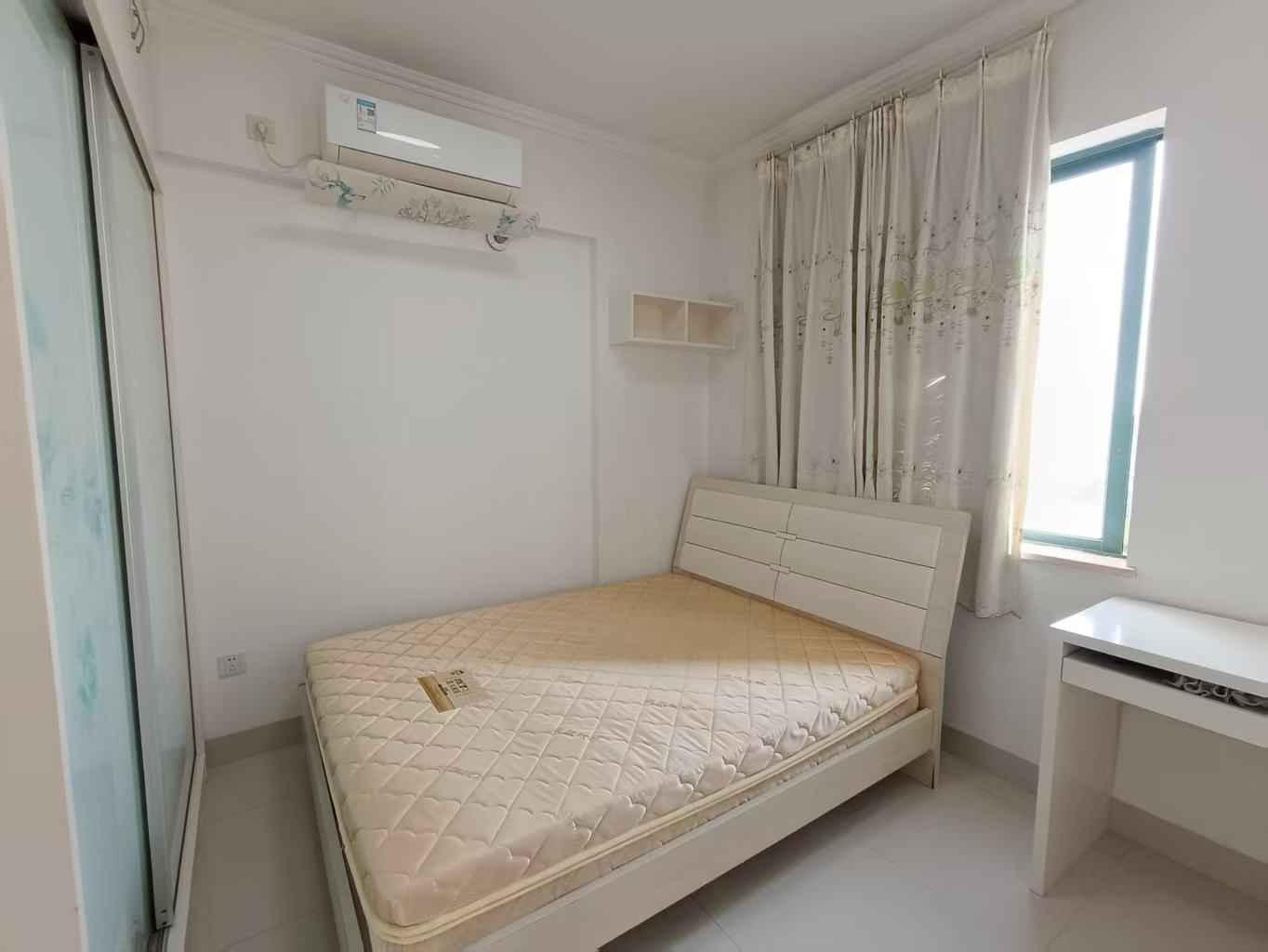 中景花园  2室1厅1卫   2300.00元/月室内图