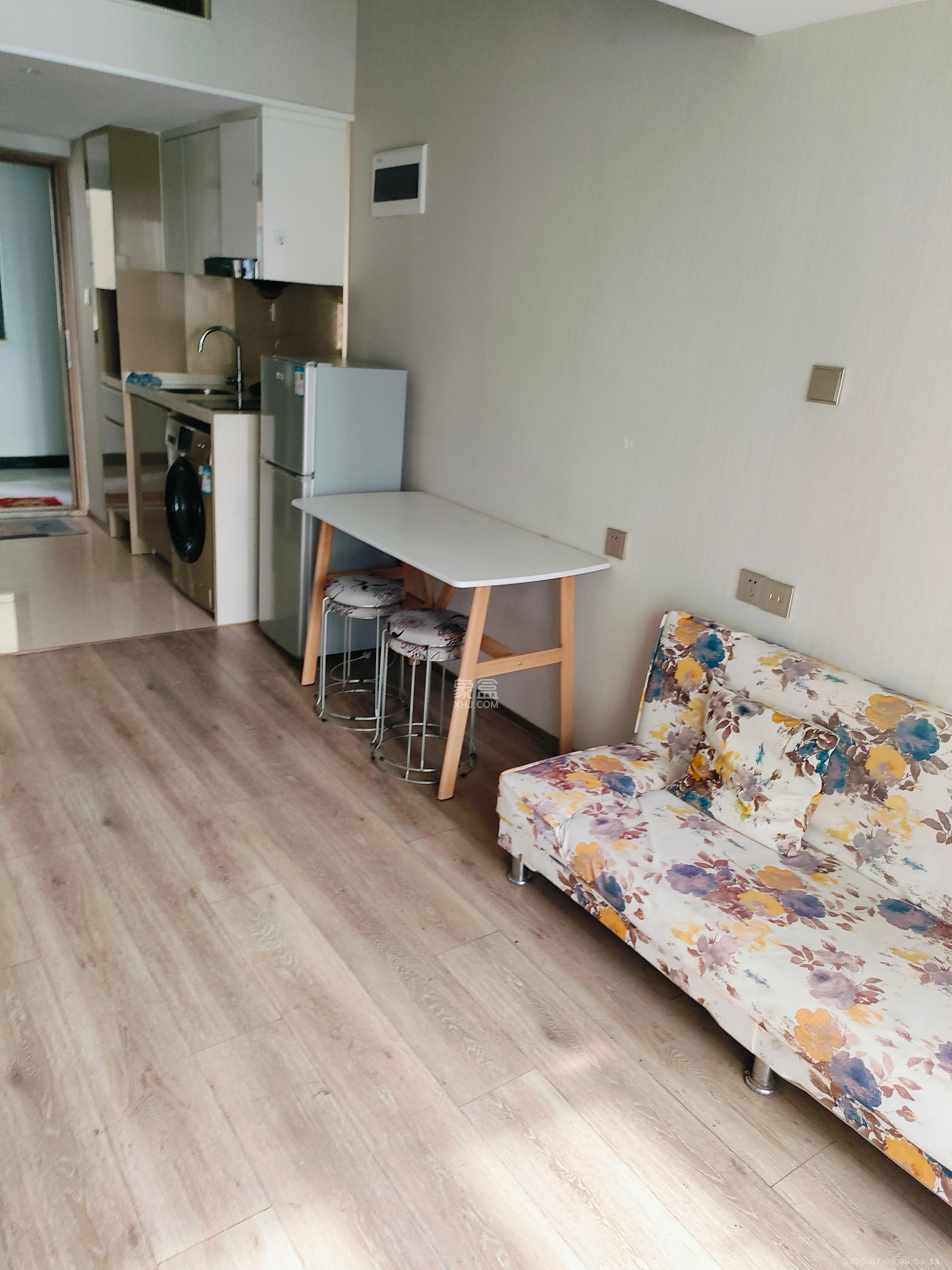 华远海蓝郡 2室2厅1卫 1300.0元/月 华远海蓝郡 2室2厅1卫 1300.0元/月室内图