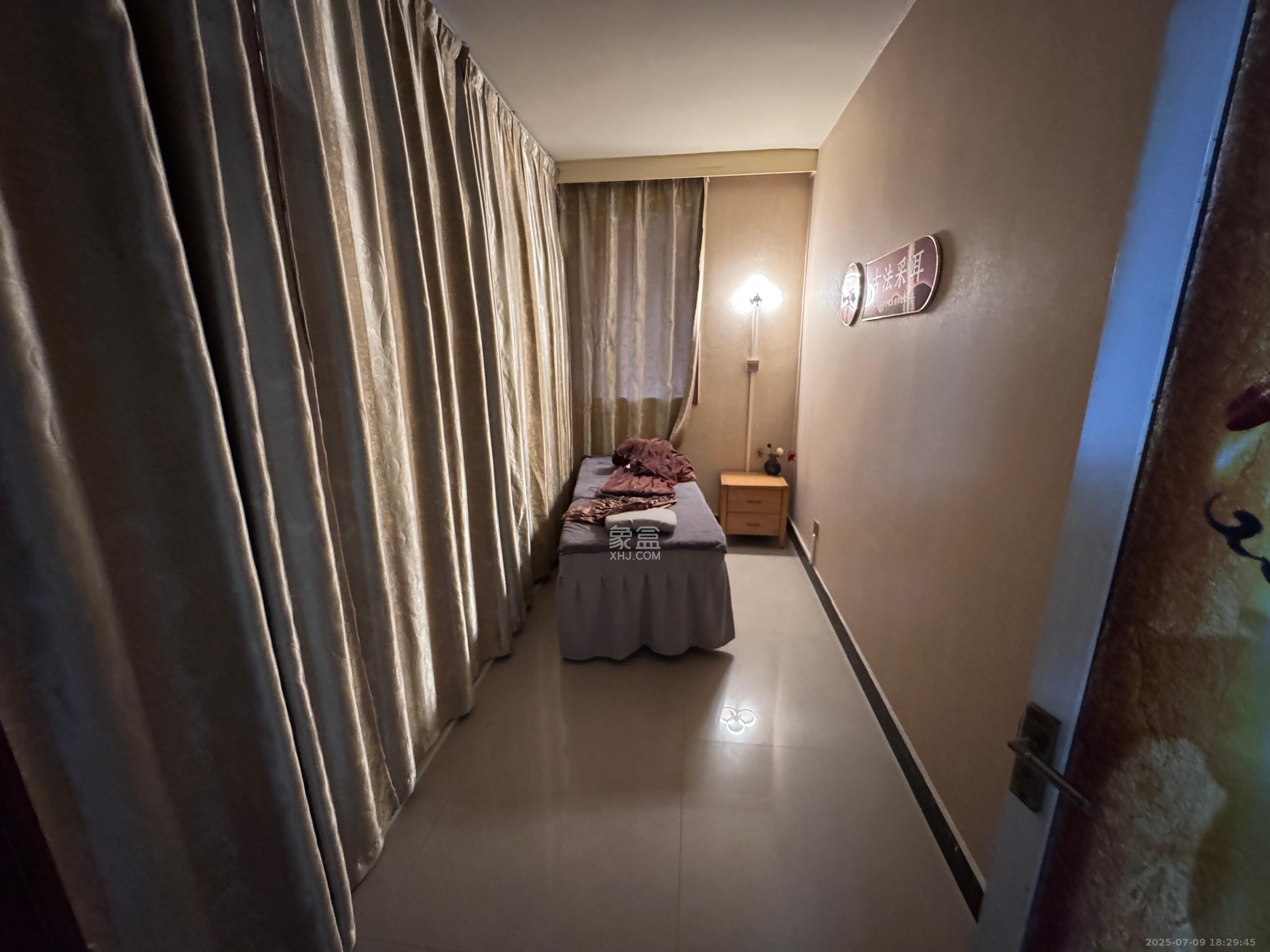 大桥一,二区 3室2厅1卫 3500.0元/月 大桥一,二区 3室2厅1卫 3500.0元/月室内图