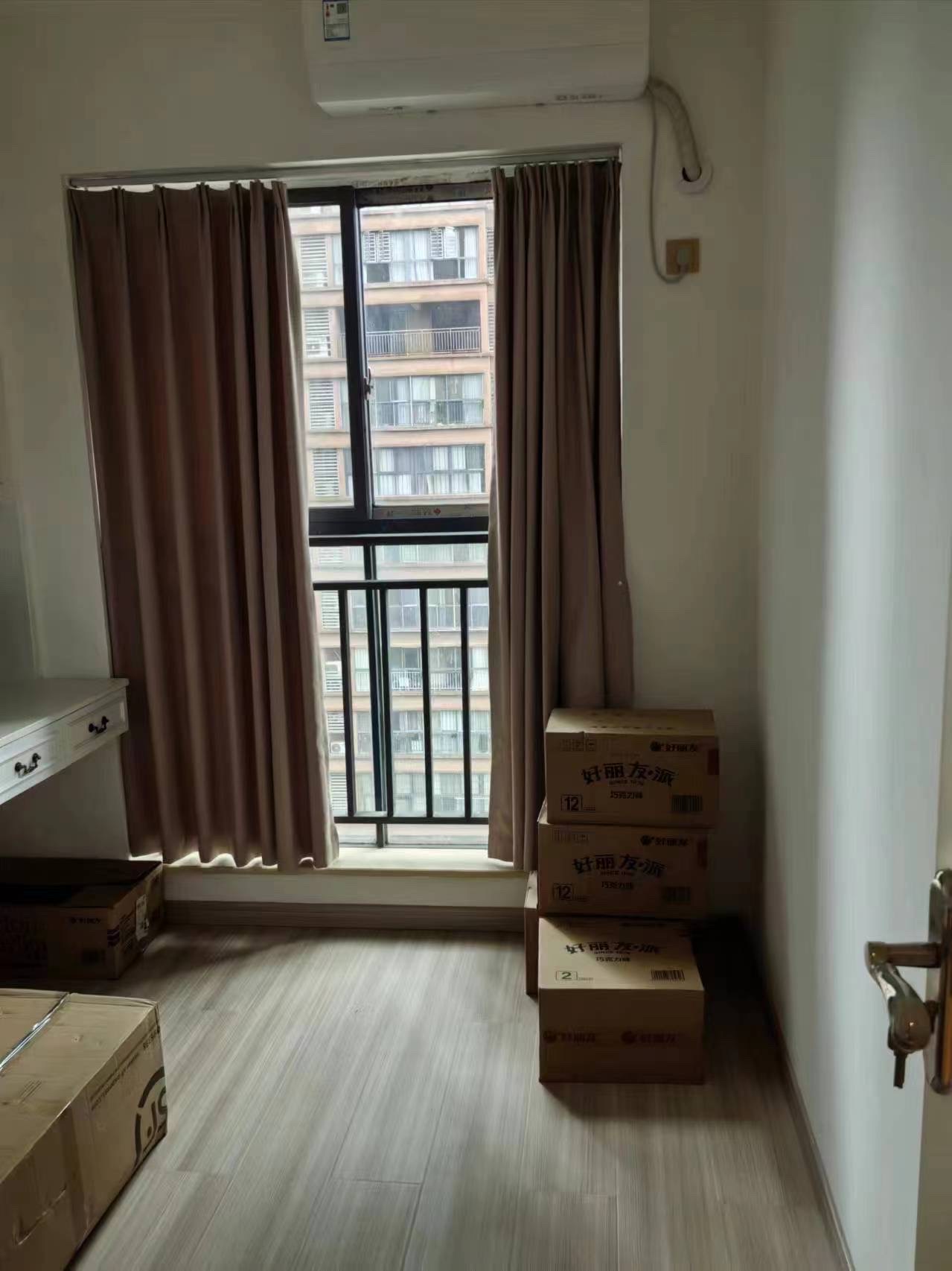 中泰峰境  4室2厅2卫   2800.00元/月室内图