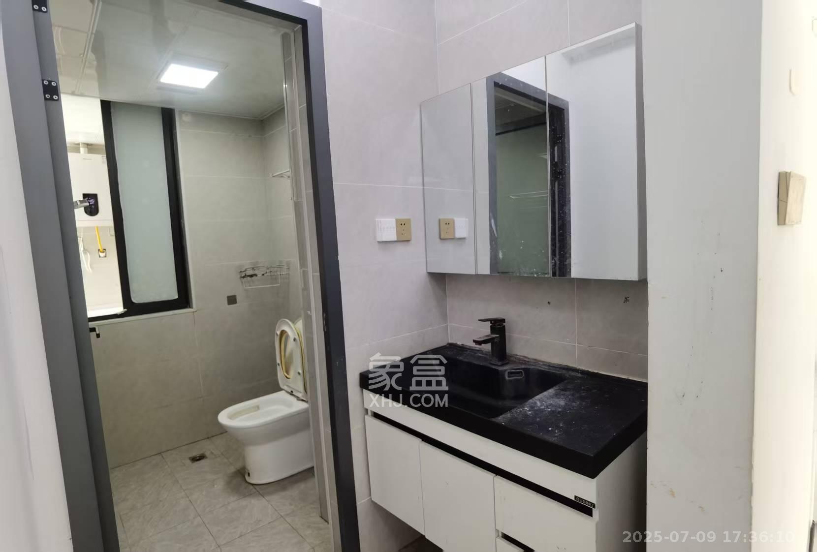 乾源国际  3室2厅2卫    2000.0元/月 乾源国际  3室2厅2卫    2000.0元/月室内图