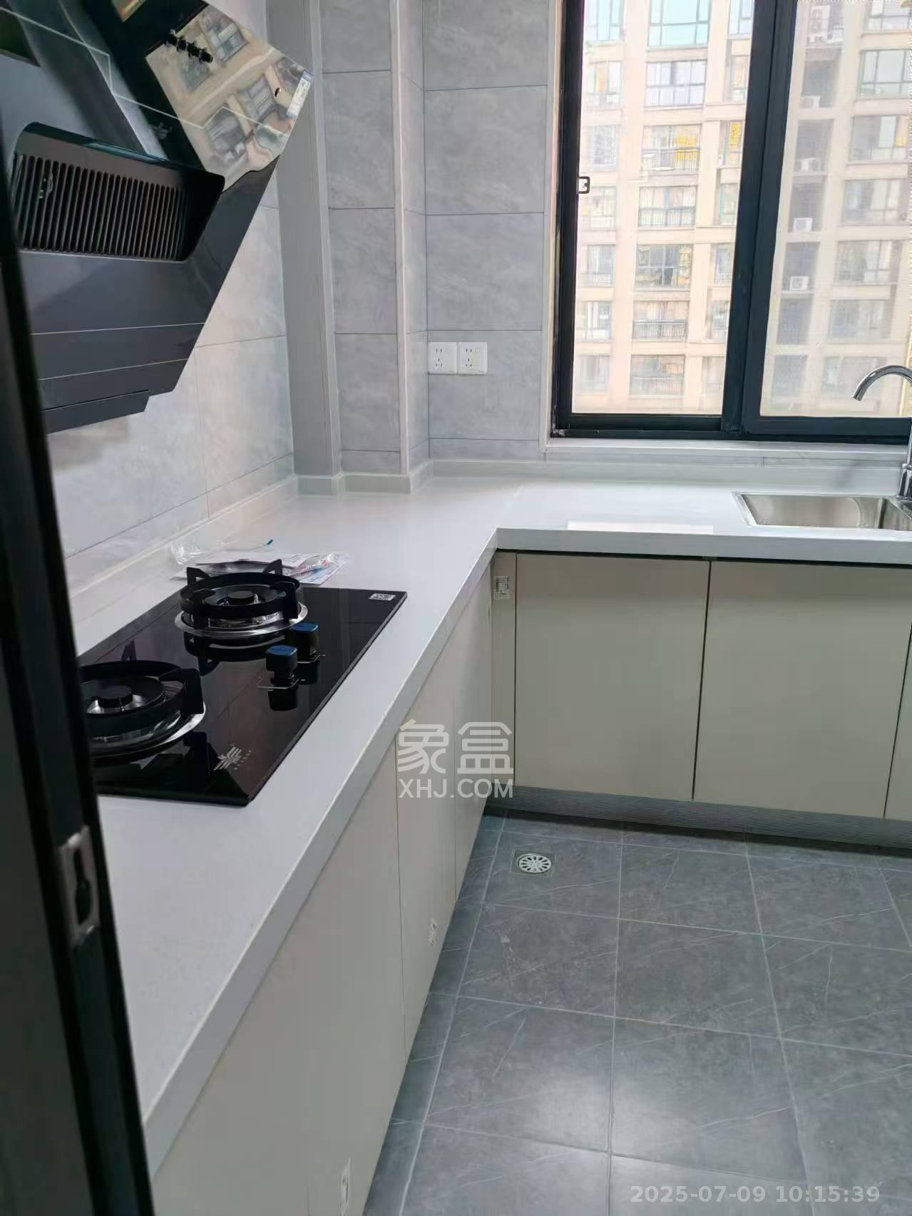 中建麓山和苑  3室2厅2卫   2300.00元/月室内图