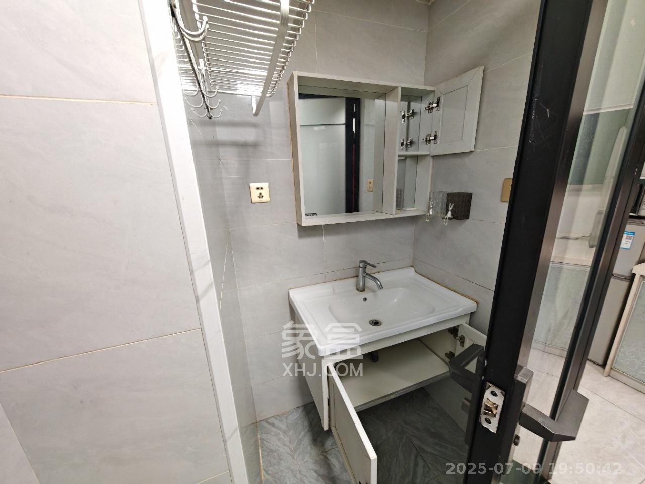 奥园城市天骄一期  1室1厅1卫   1600.00元/月室内图