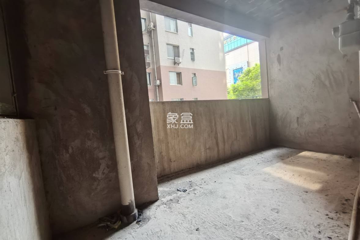 南苑上和一期 4室2厅2卫 80.0万 南苑上和一期 4室2厅2卫 80.0万客厅