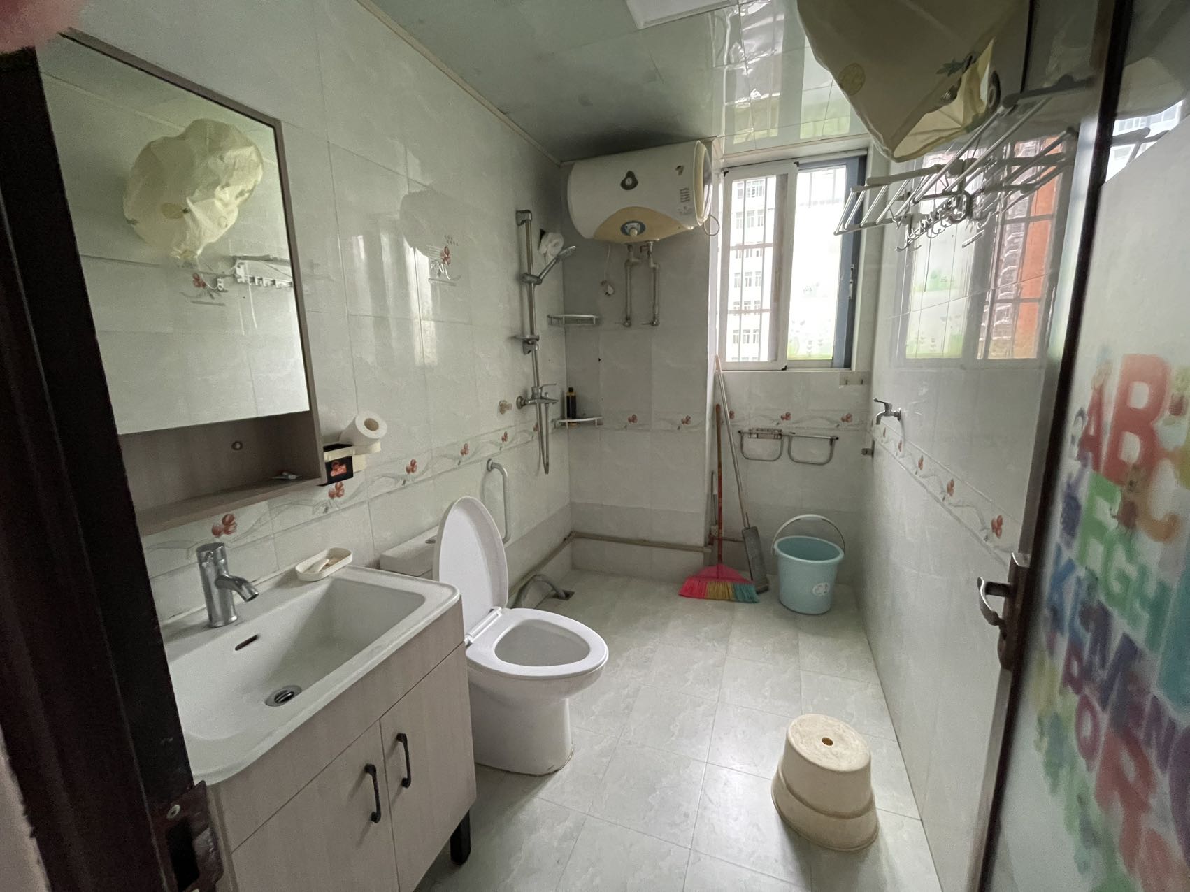 滨江花园(青年路)  2室2厅1卫    105.0万 滨江花园(青年路)  2室2厅1卫    105.0万客厅