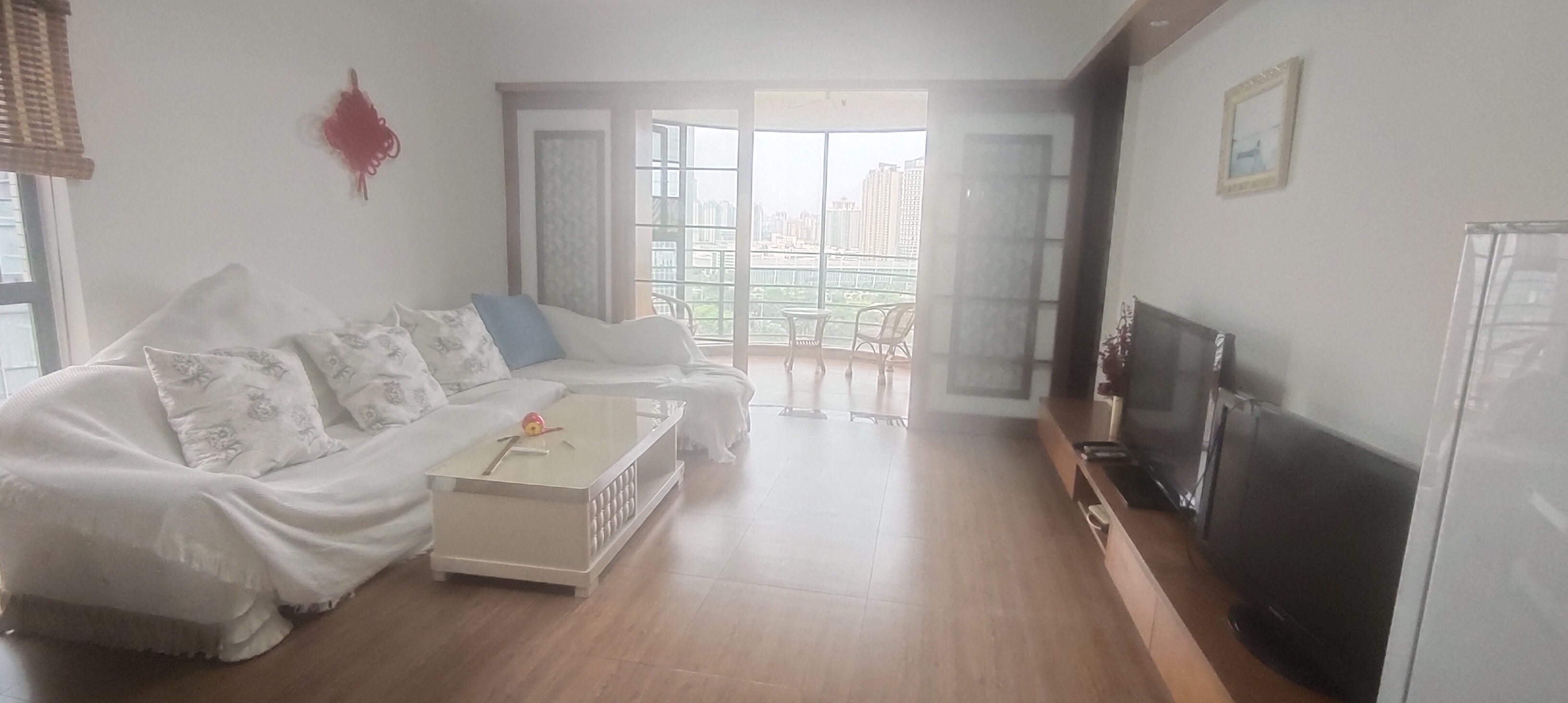 宝华海景 1室2厅1卫 3000.0元/月 宝华海景 1室2厅1卫 3000.0元/月室内图