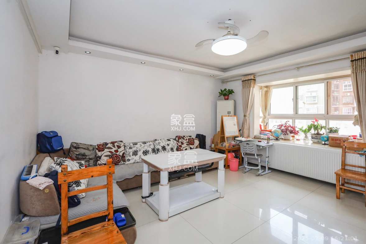 德润园  3室2厅1卫    65.0万 德润园  3室2厅1卫    65.0万客厅