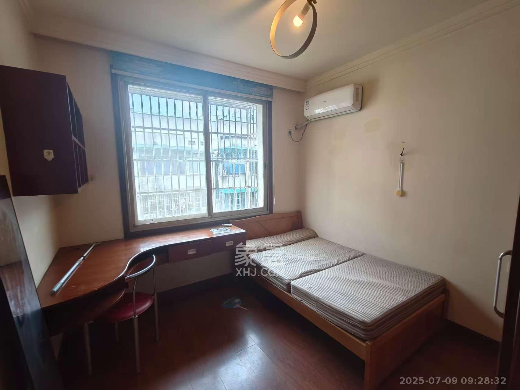 天润花园 3室2厅1卫 2500.0元/月 天润花园 3室2厅1卫 2500.0元/月室内图