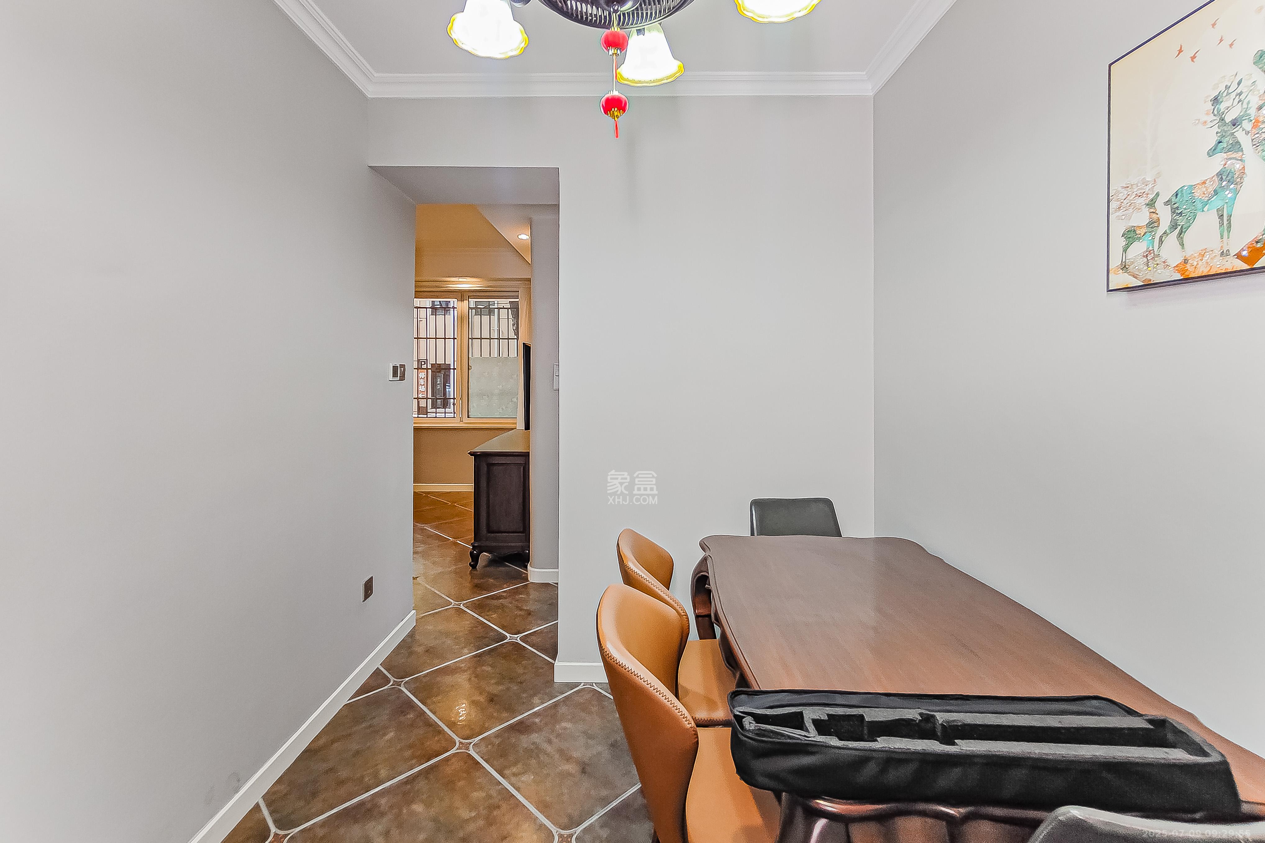 省公安厅  3室2厅1卫    108.0万 省公安厅  3室2厅1卫    108.0万客厅