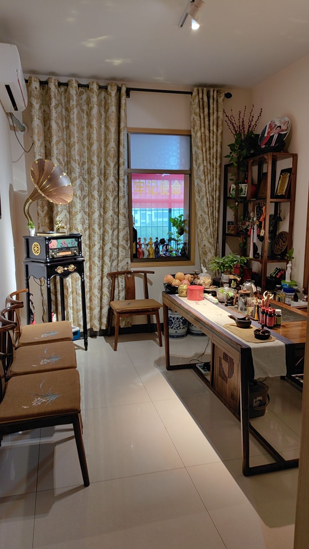 众鑫大厦  4室0厅0卫   2800.00元/月