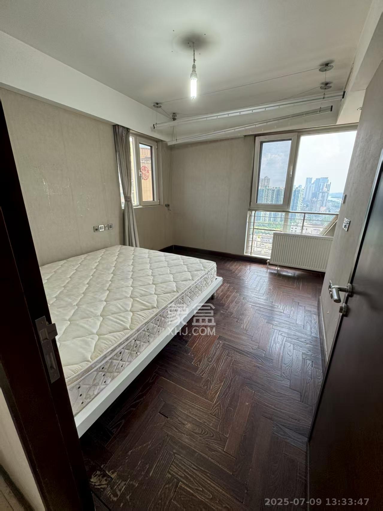 金色屋顶  3室2厅2卫   4000.00元/月室内图
