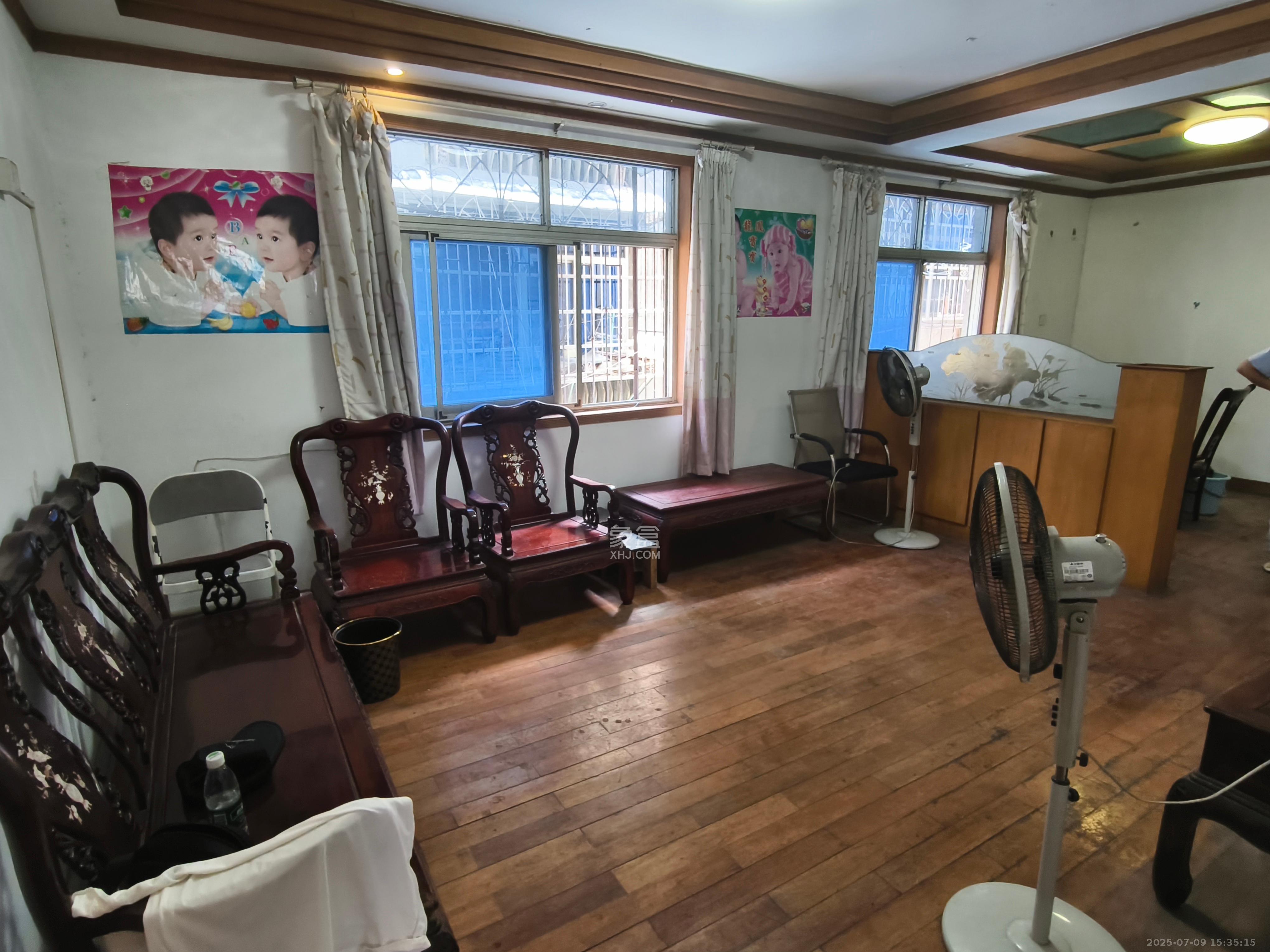 上麻园岭散盘  3室2厅1卫   2100.00元/月