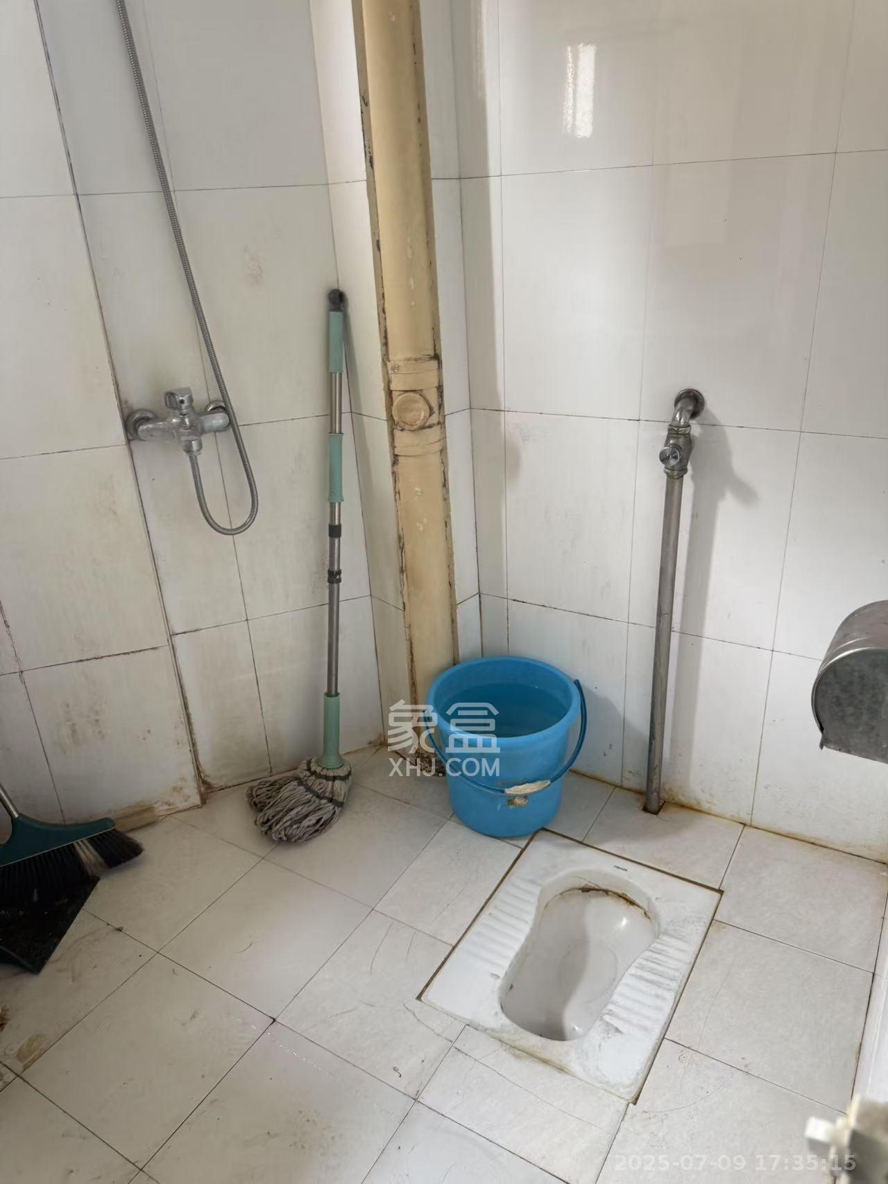 定王台公寓  3室1厅1卫    2500.0元/月 定王台公寓  3室1厅1卫    2500.0元/月室内图