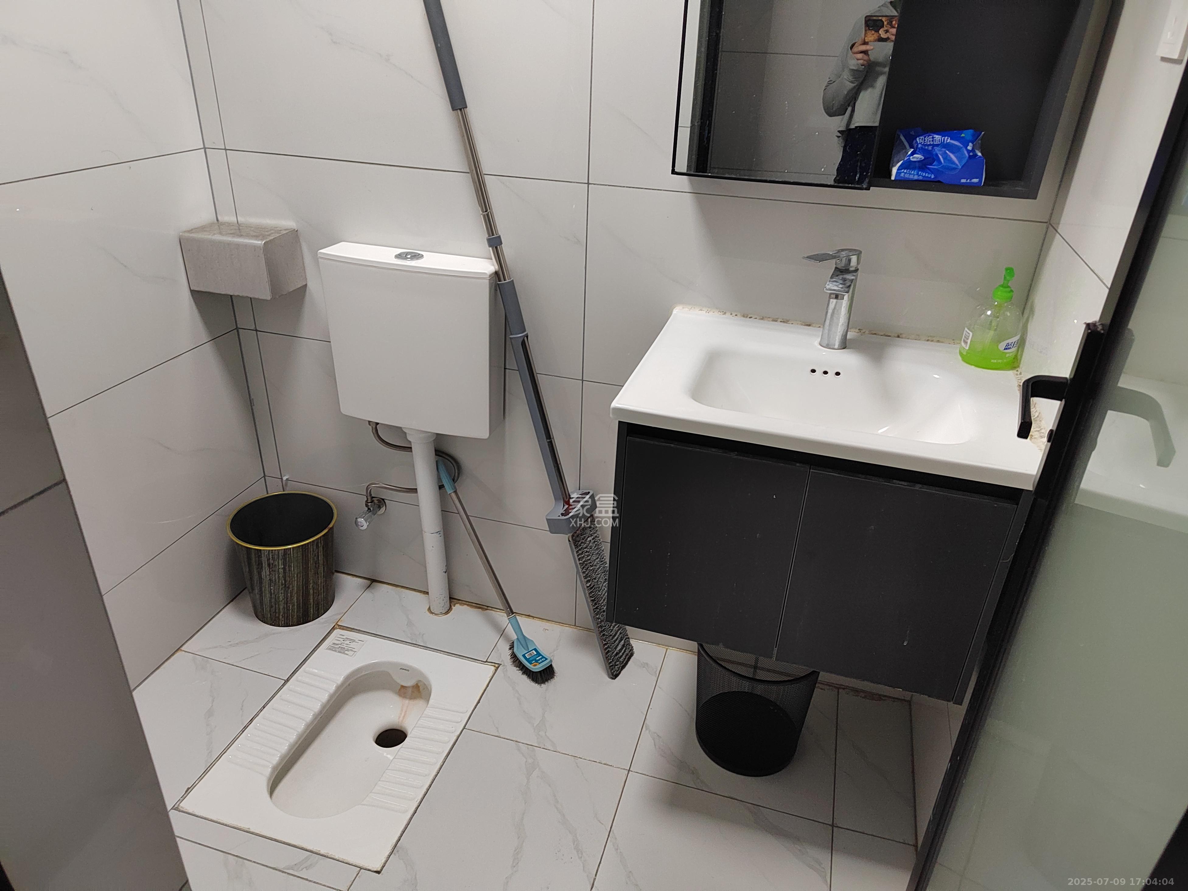 云和华府  1室1厅1卫   1700.00元/月室内图