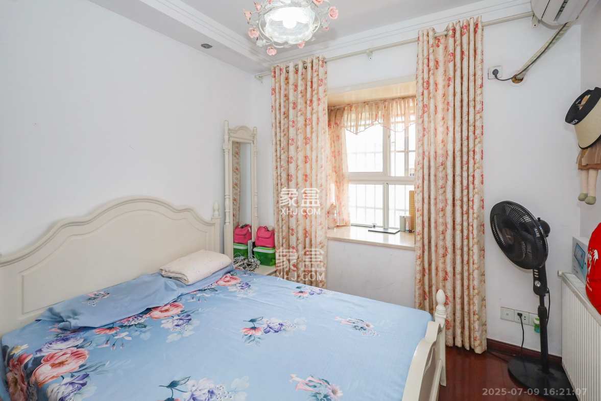 德润园  3室2厅1卫    65.0万 德润园  3室2厅1卫    65.0万卧室