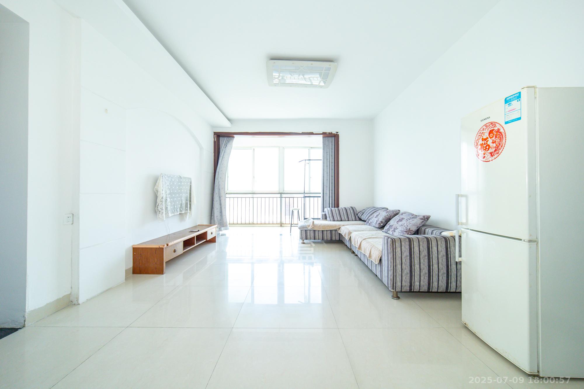 楚天世纪城东苑 2室2厅1卫 56.0万 楚天世纪城东苑 2室2厅1卫 56.0万客厅