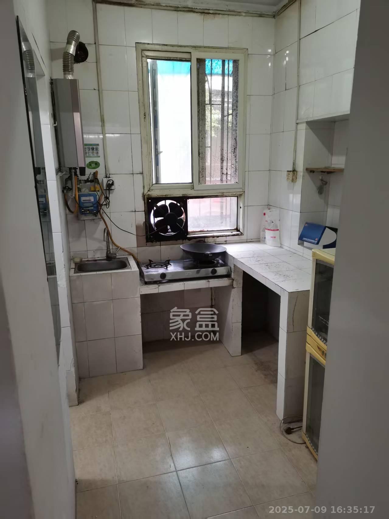 牛婆塘社区  3室2厅1卫   1800.00元/月室内图