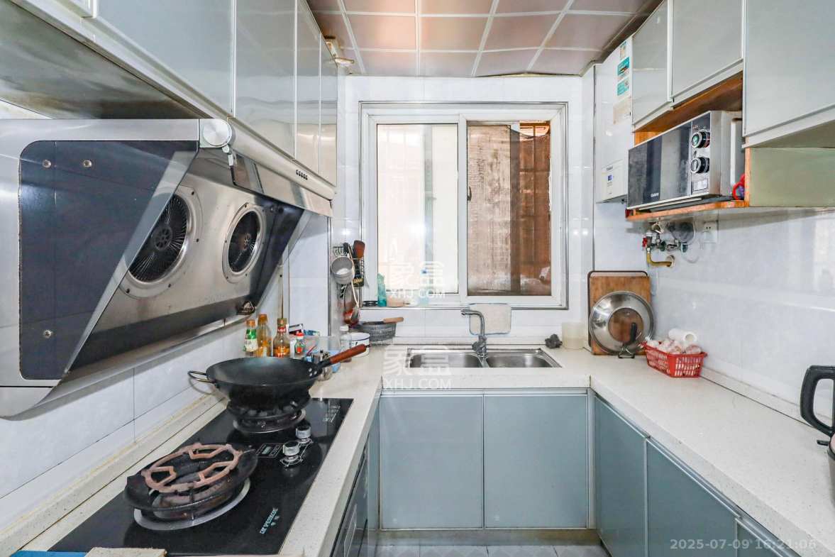 德润园  3室2厅1卫    65.0万 德润园  3室2厅1卫    65.0万厨房