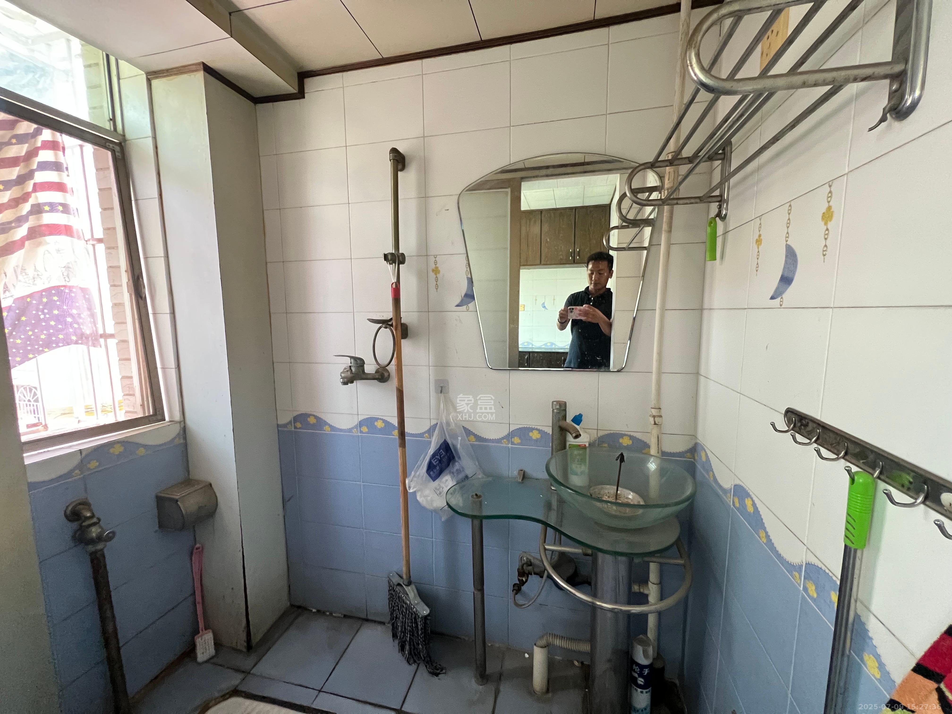 岳北社区 2室2厅1卫 2000.0元/月 岳北社区 2室2厅1卫 2000.0元/月室内图