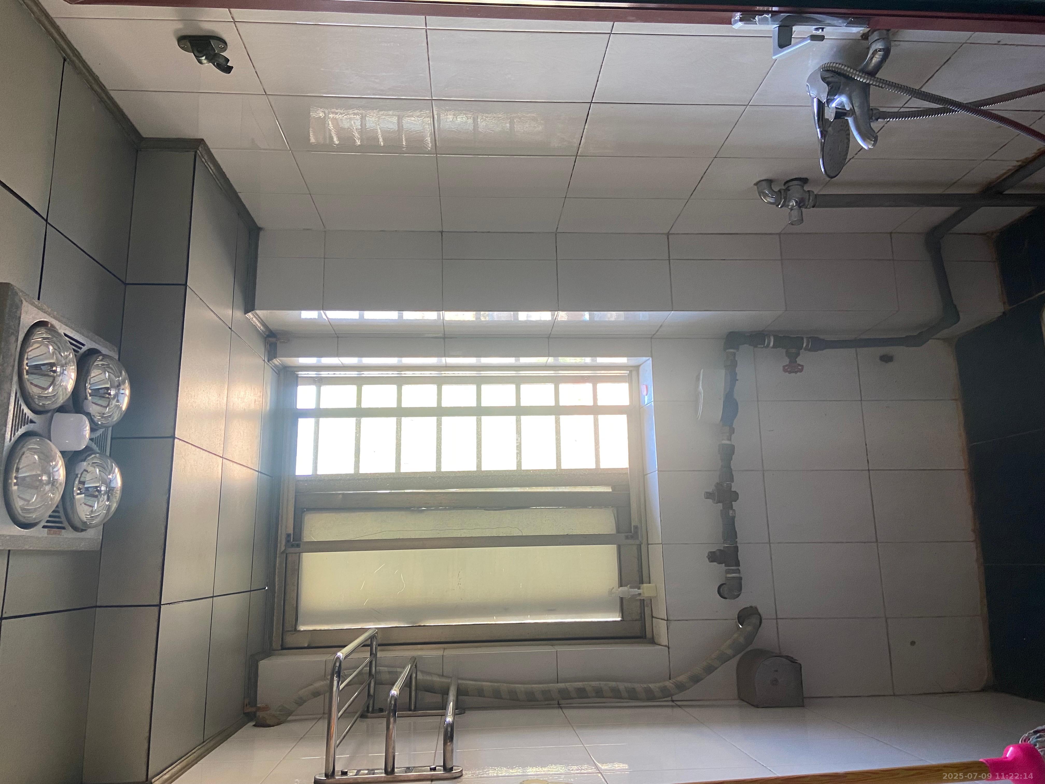 雄海花园 3室2厅2卫 2700.0元/月 雄海花园 3室2厅2卫 2700.0元/月室内图