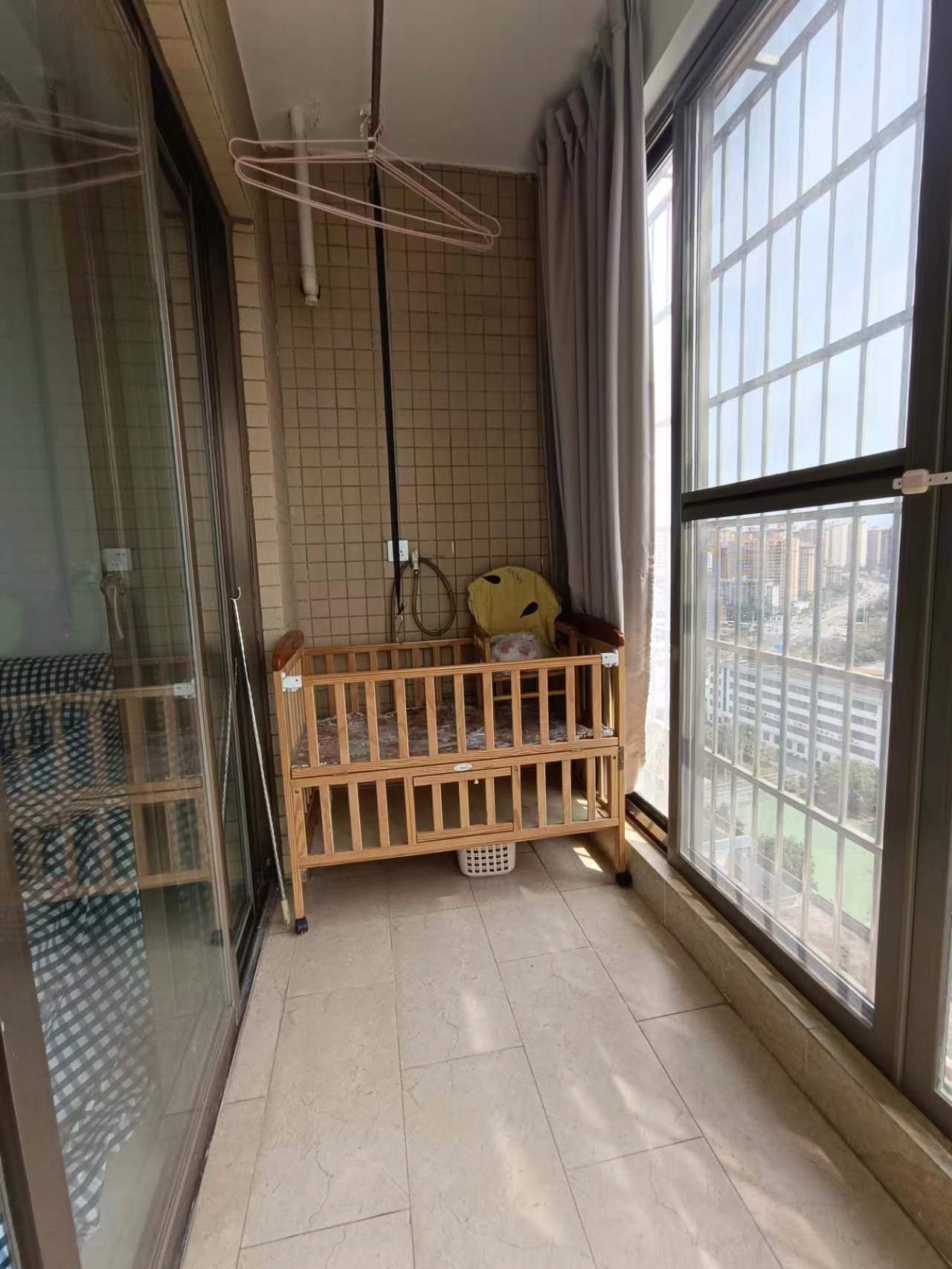 滨江绿都  2室2厅1卫    2500.0元/月室内图